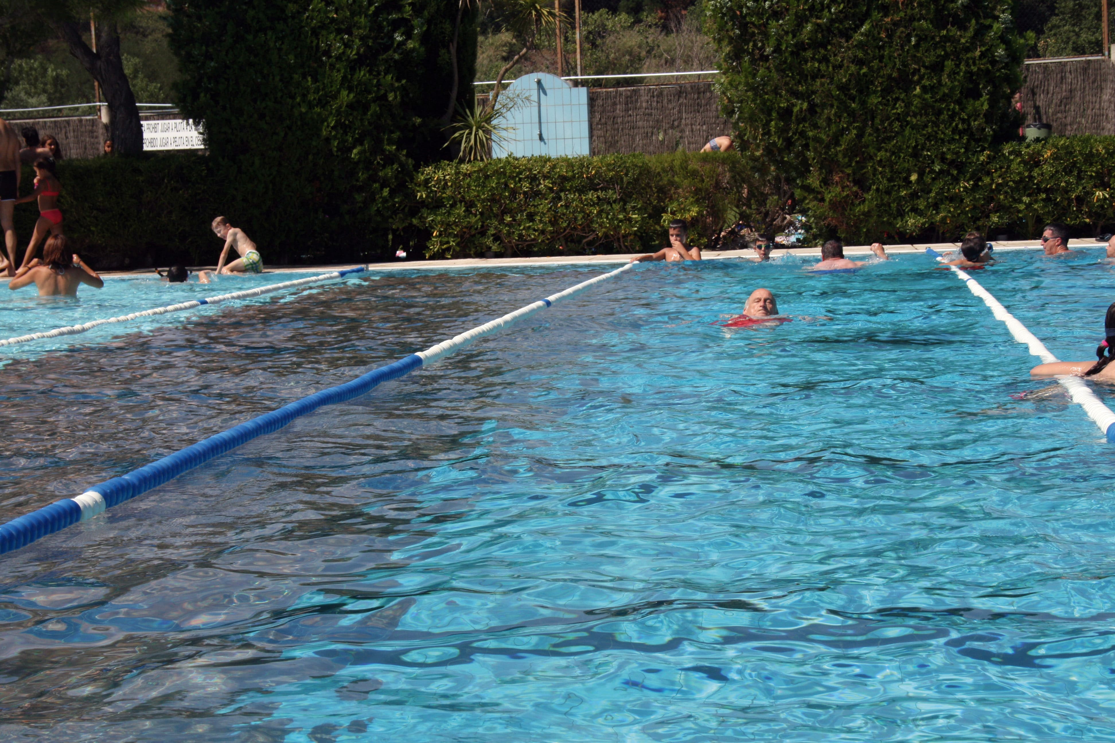 Amb l'arriba de l'estiu, hi ha ganes d'anar a la piscina. FOTO: TOT 