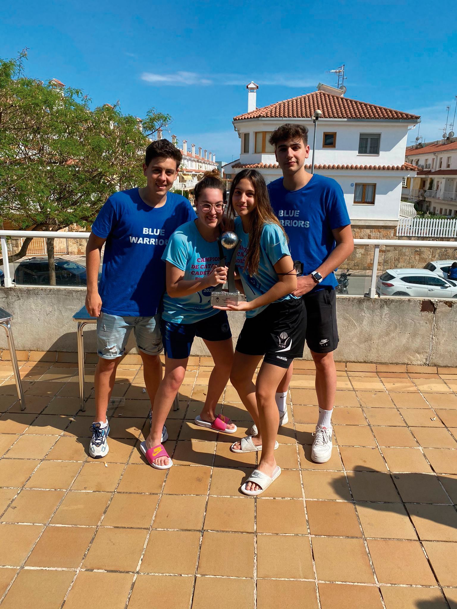 8 Campiones i germans