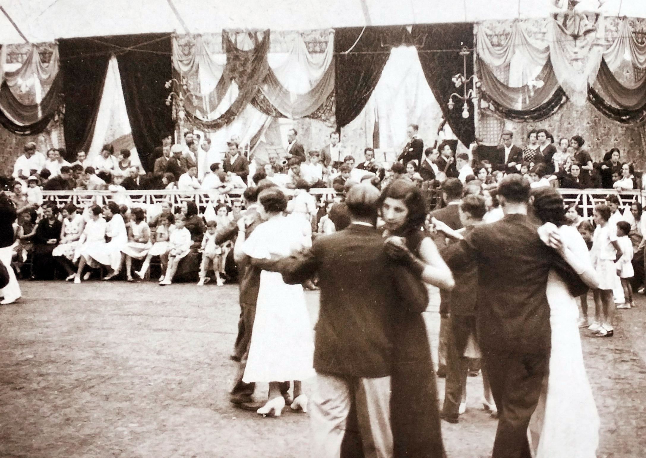 19 Imatge de l'envelat municipal. Anys 30