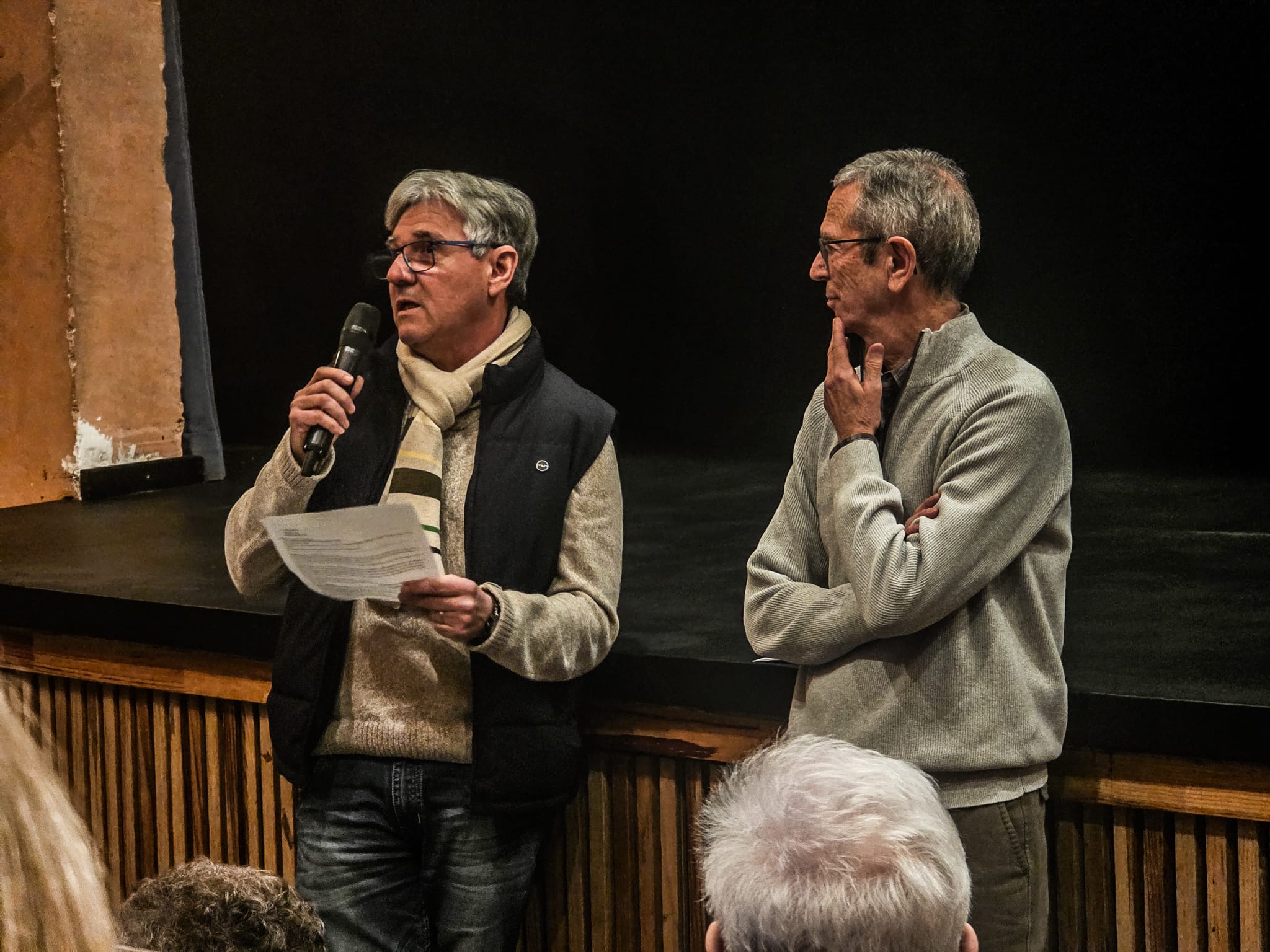 Abans d'iniciar l'espectacle, l'AETMV ha recordat els pròxims espectacles. FOTO: Marc Mata 