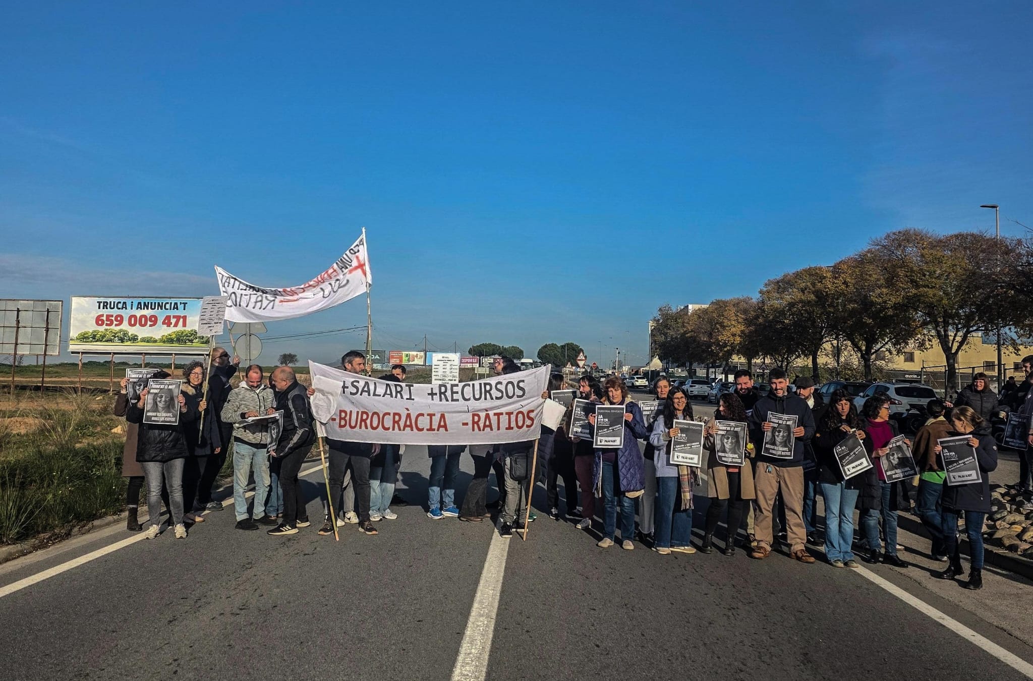 Protesta docents INS Palau Ausit el passat mes de desembre. Foto: Marc Mata