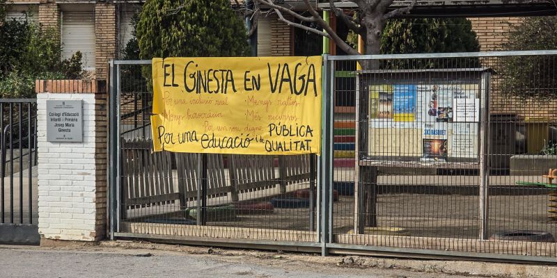 L'Escola Ginesta ha estat un dels centres que s'ha sumat a la vaga. Foto: Marc Mata