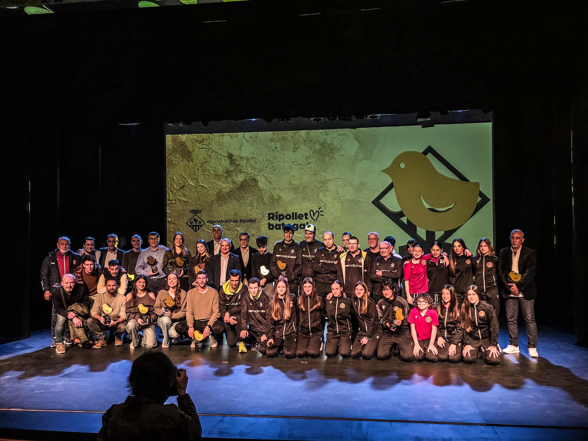 Foto de familia de tots els guardonats a la gala de l'esport 2026. FOTO: Marc Mata