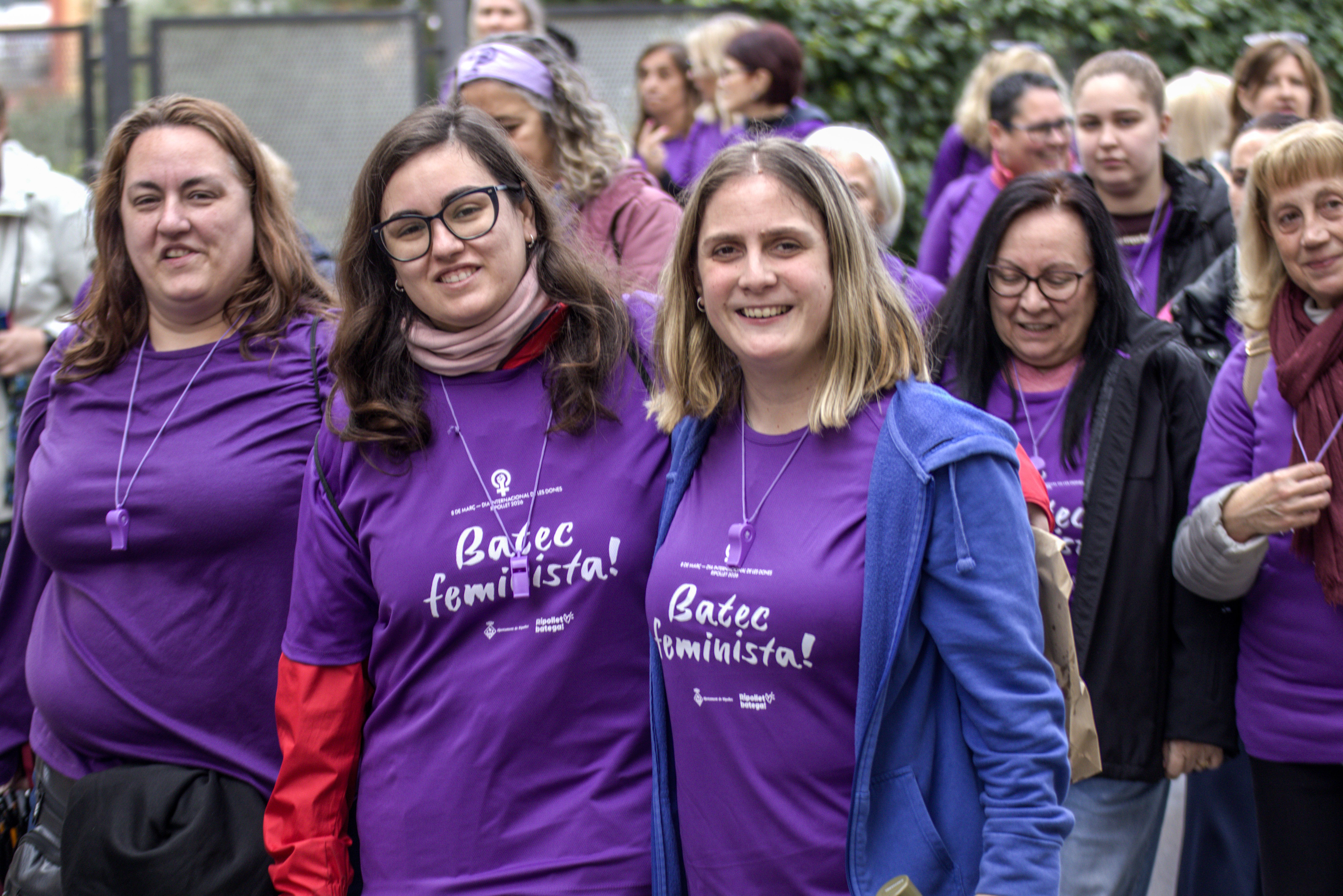La marxa de les dones ha marcat una jornada festiva i reivindicativa amb motiu del 8M. FOTO: Marc Mata 