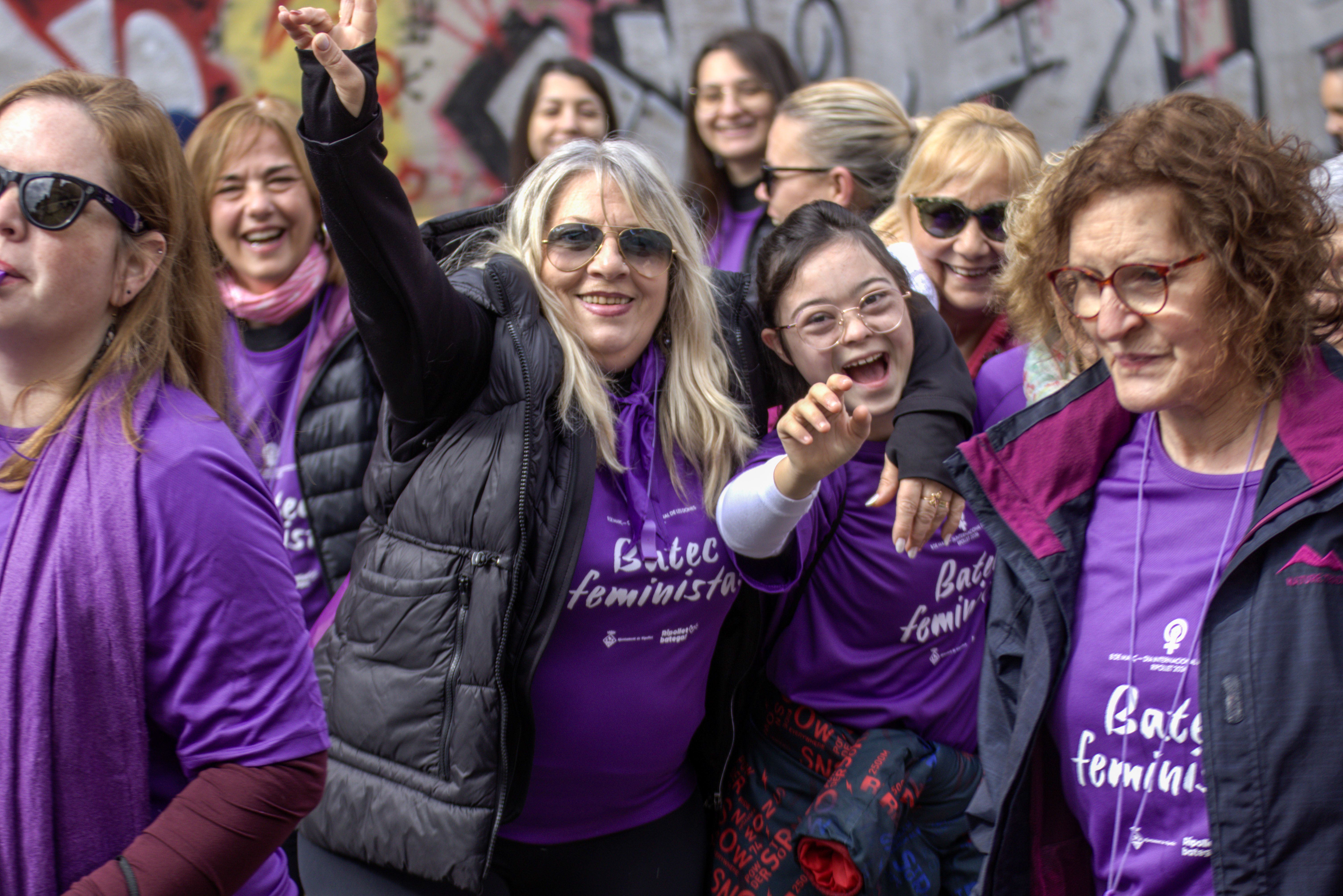 La marxa de les dones ha marcat una jornada festiva i reivindicativa amb motiu del 8M. FOTO: Marc Mata 