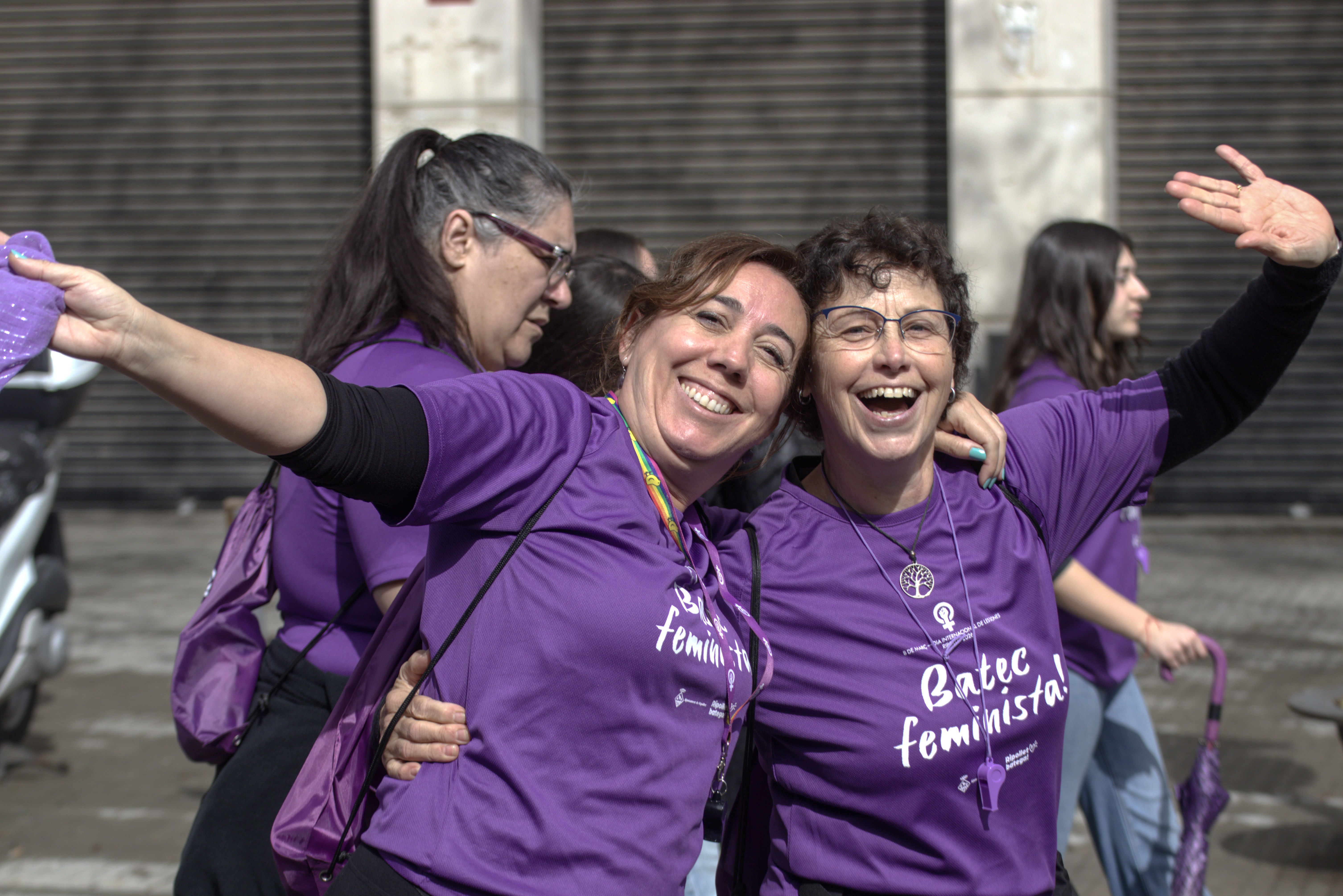 La marxa de les dones ha marcat una jornada festiva i reivindicativa amb motiu del 8M. FOTO: Marc Mata 