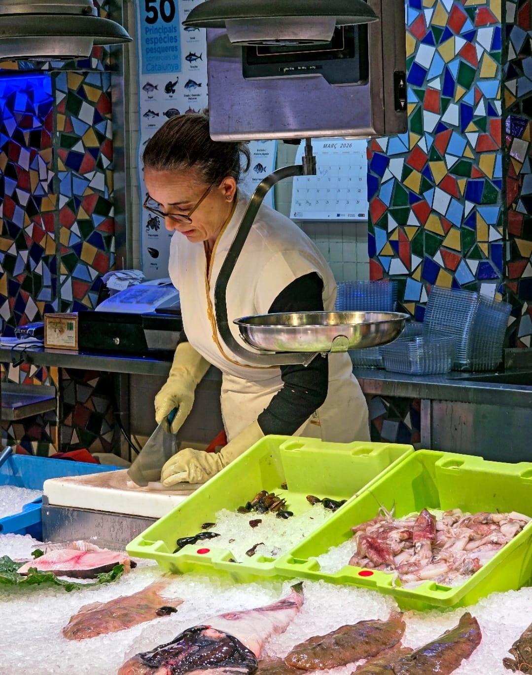 Peixatera del mercat municipal. FOTO Marc Mata