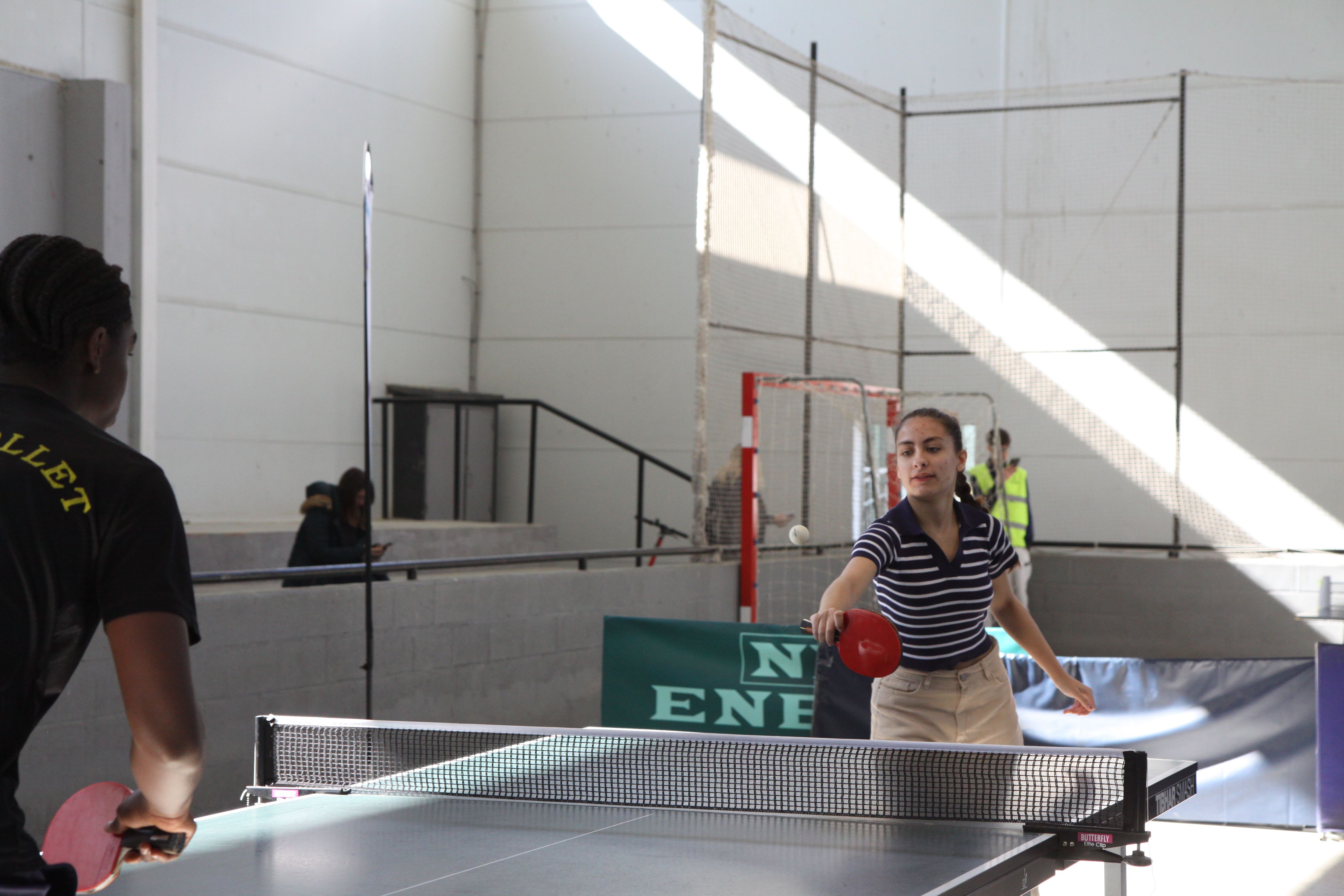 Trobada local de tenis taula escolar. Foto: Laia Jubany