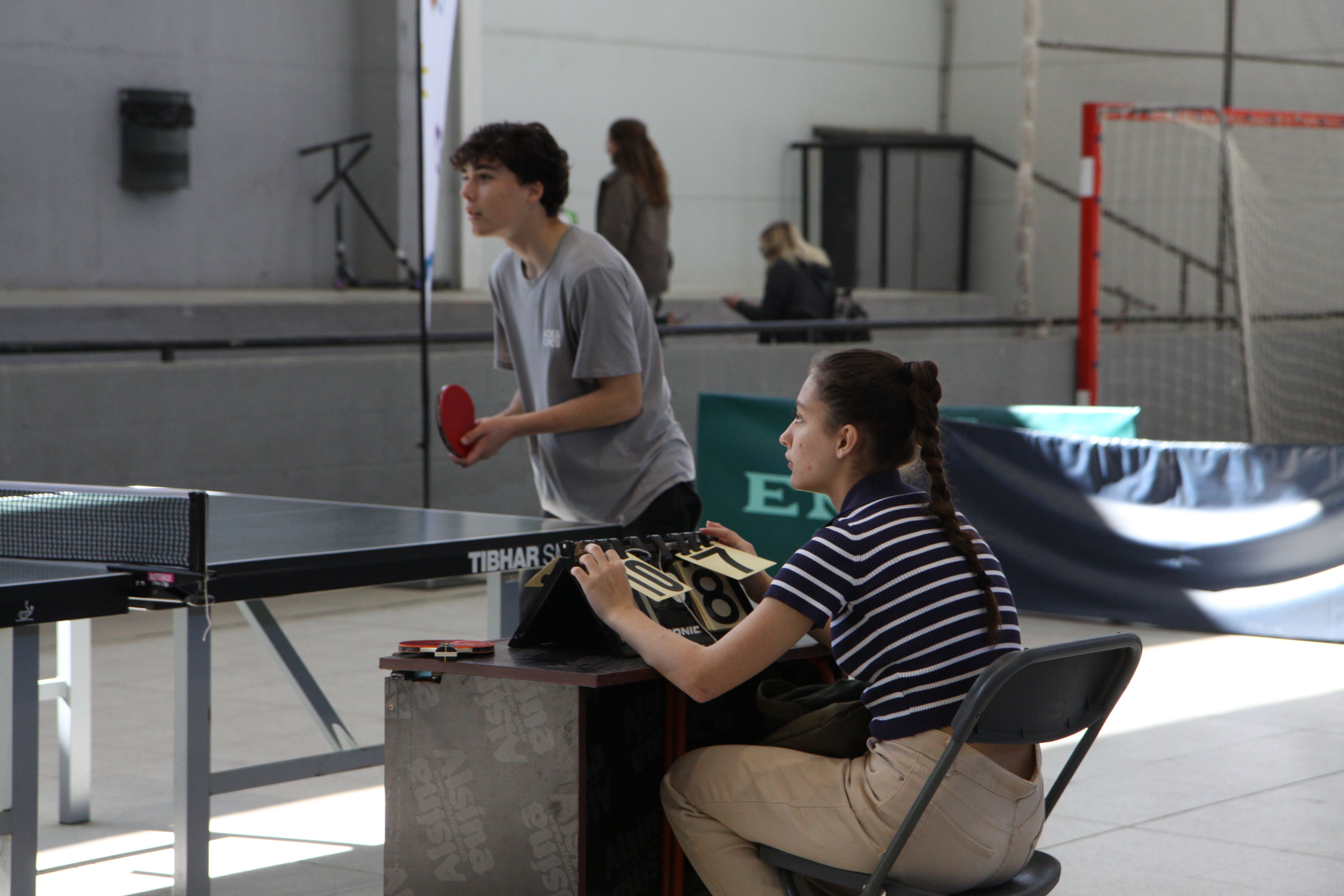 Trobada local de tenis taula escolar. Foto: Laia Jubany