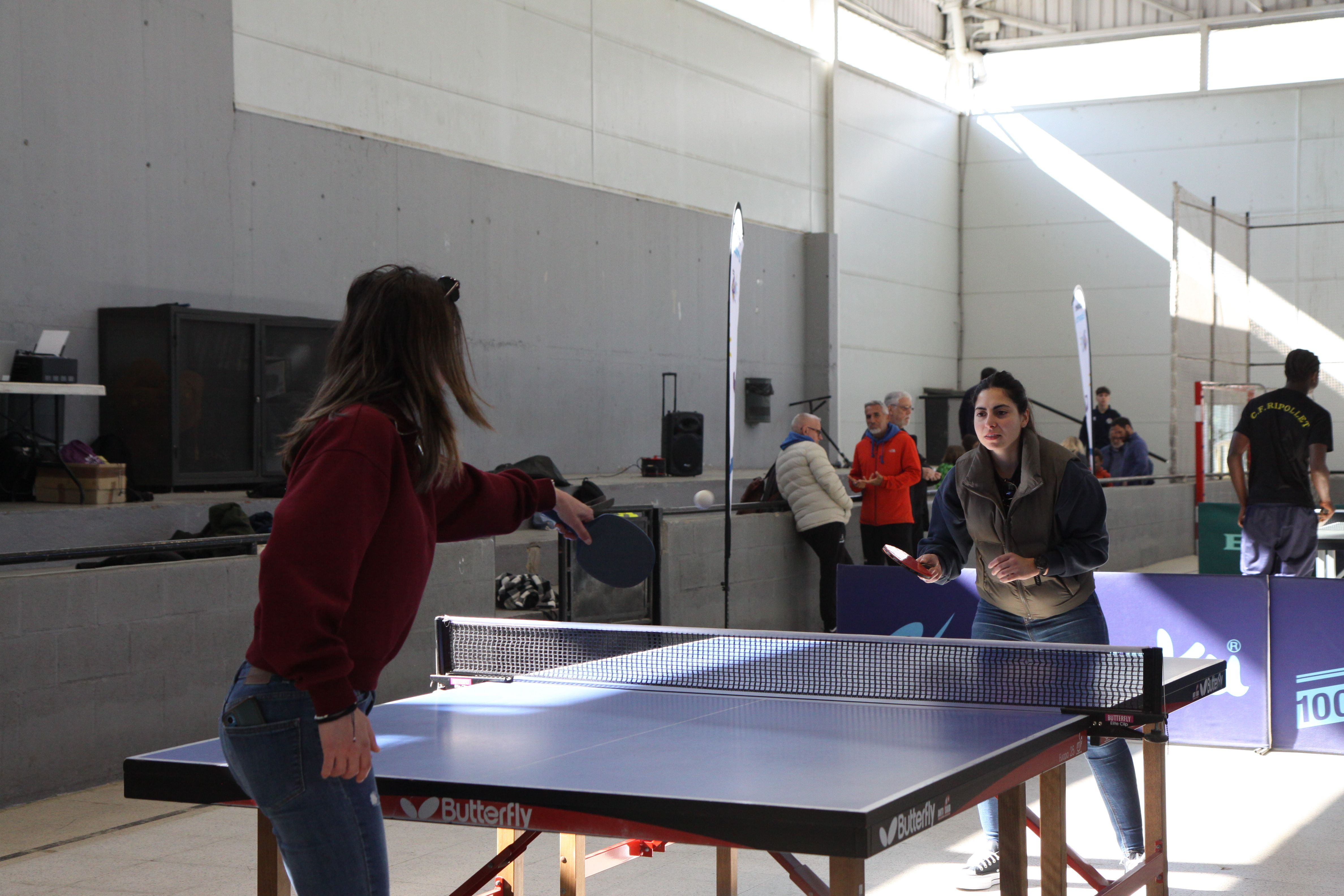 Trobada local de tenis taula escolar. Foto: Laia Jubany