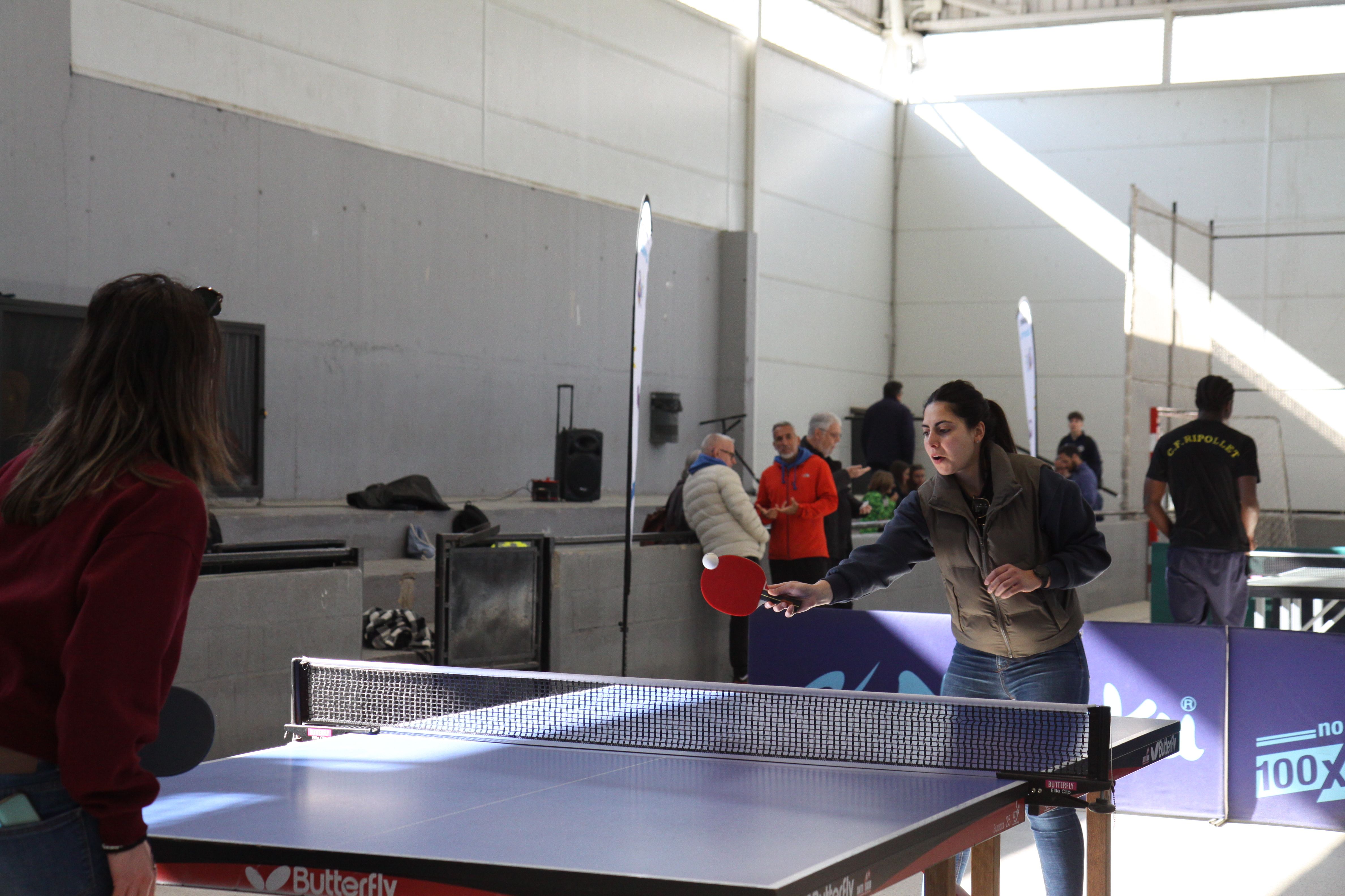 Trobada local de tenis taula escolar. Foto: Laia Jubany