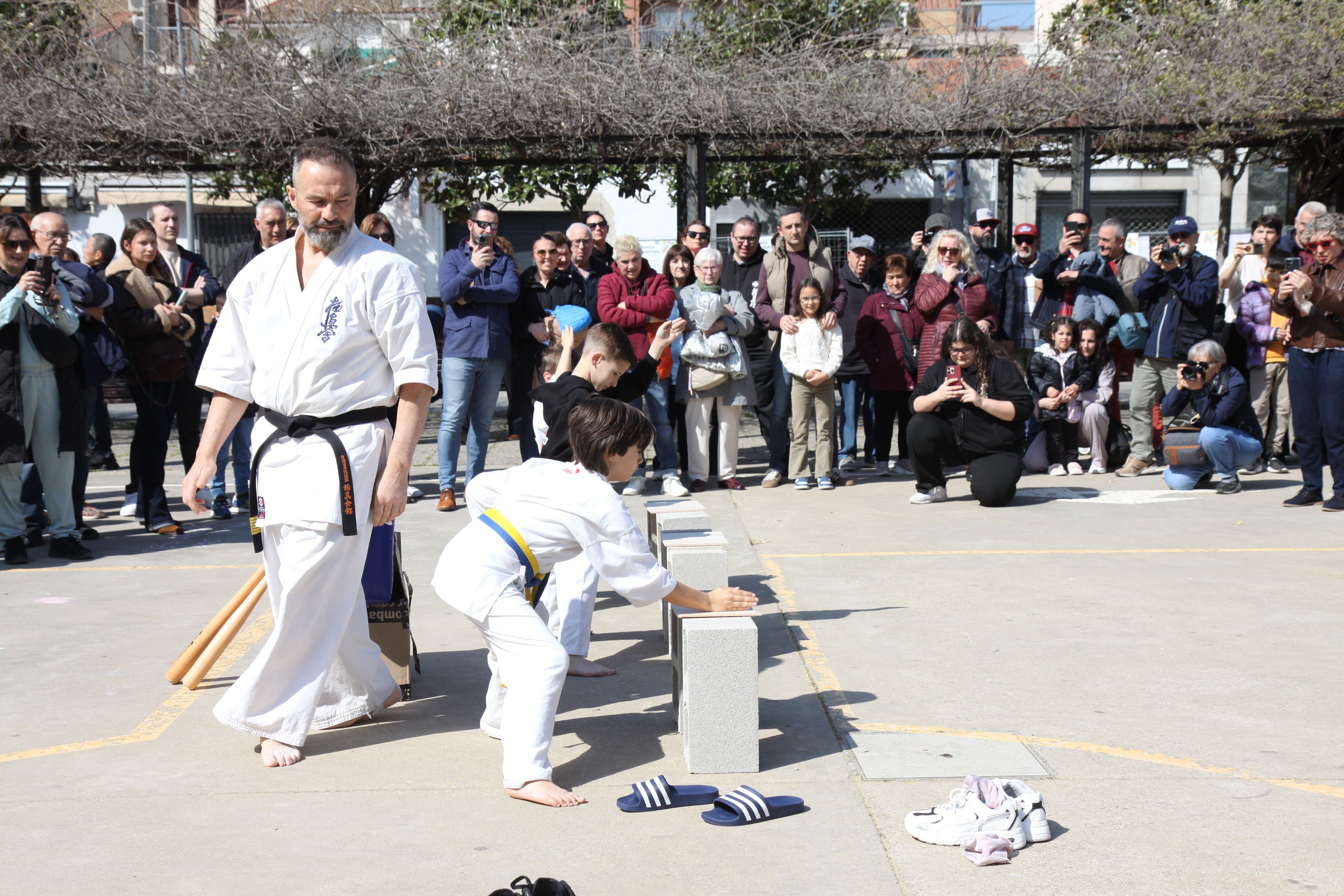 El club de karate Rufo ha fet una mostra de les habilitats dels seus karatekes. Foto: Laia Jubany