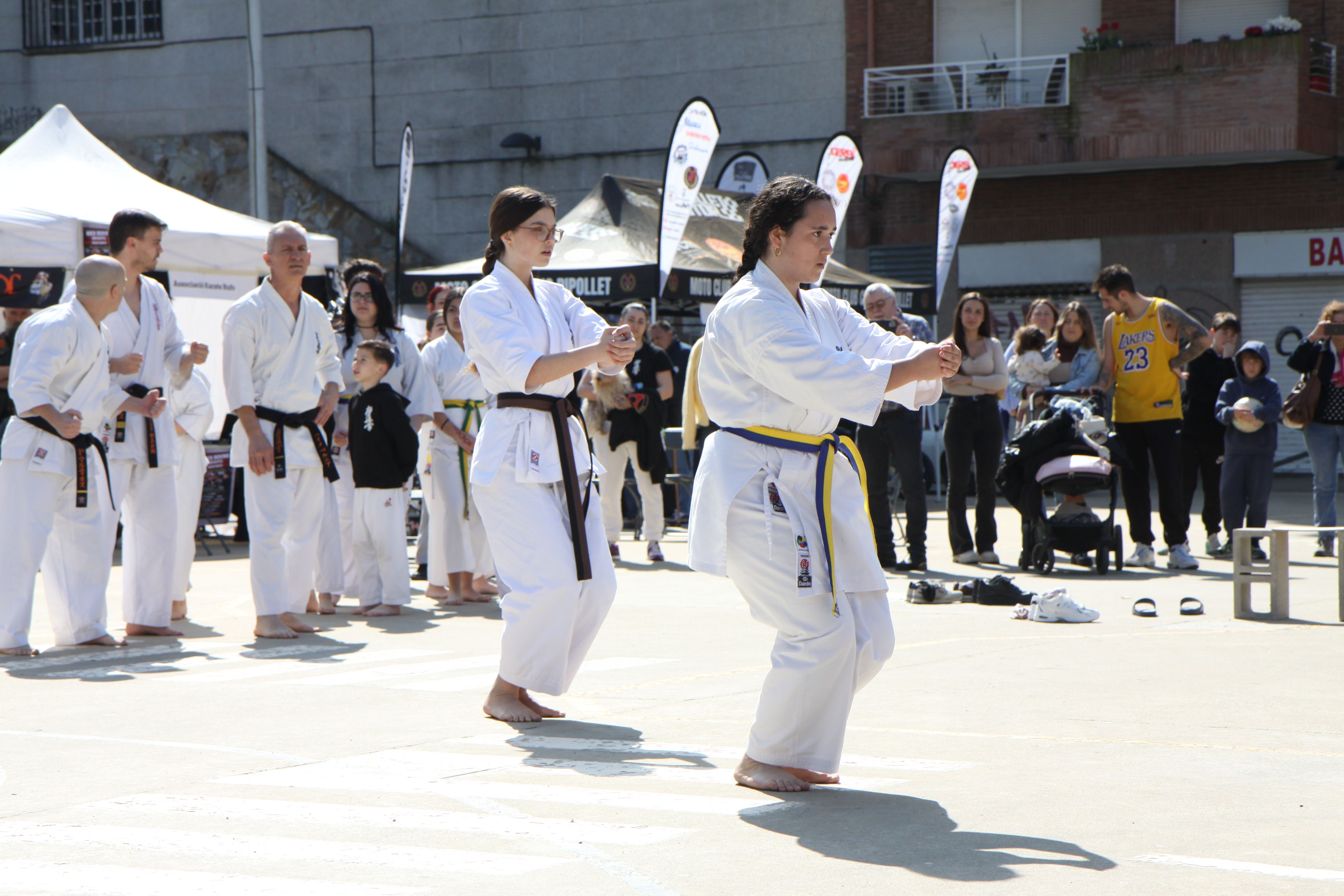 El club de karate Rufo ha fet una mostra de les habilitats dels seus karatekes. Foto: Laia Jubany