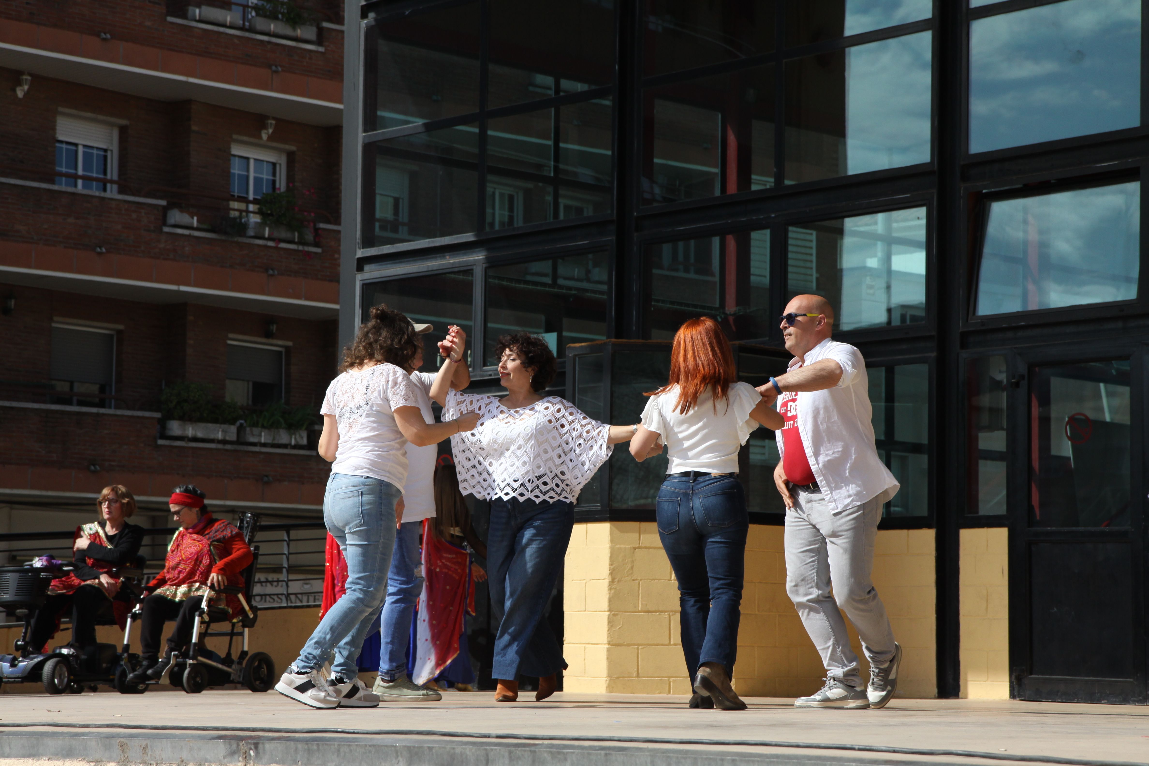 L'Associació Colors ha fet honor al seu nom omplint la rambla de vida. Foto: Laia Jubany