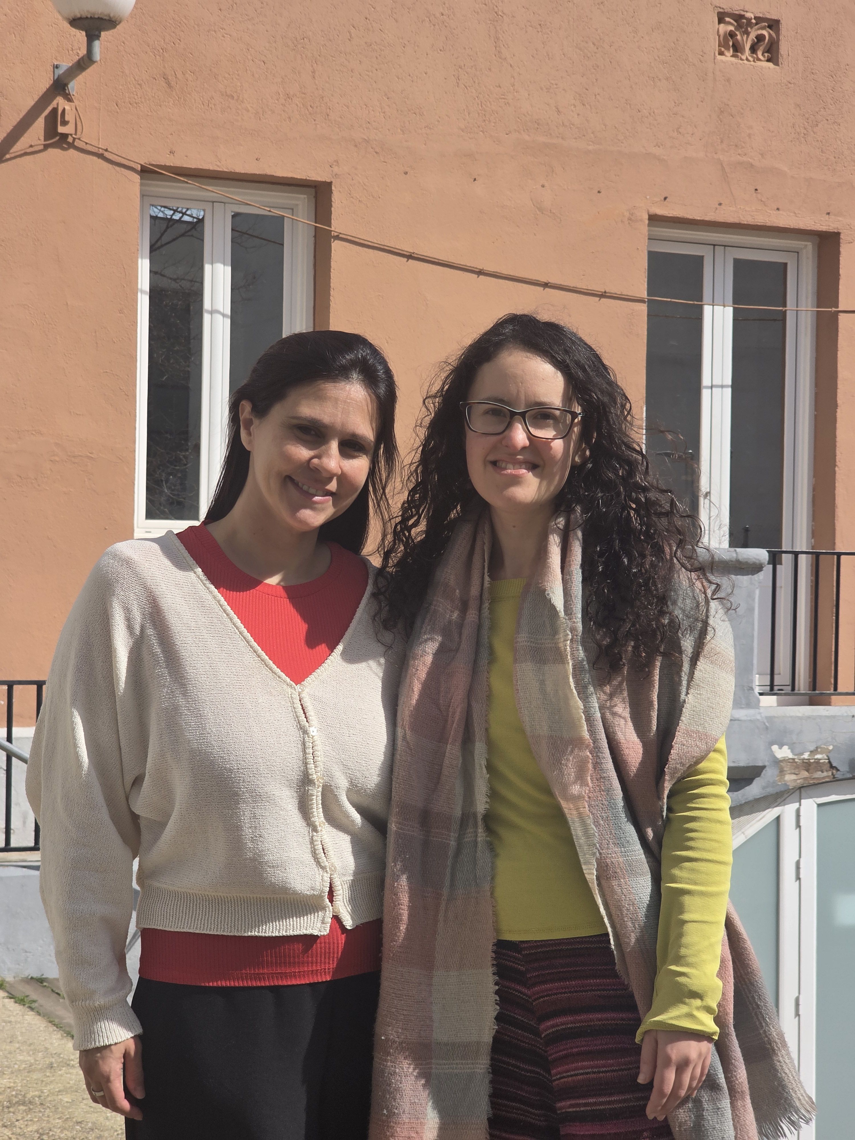 Àngela Tudela i Yamila Massaro durant l’entrevista. FOTO: Marc Mata