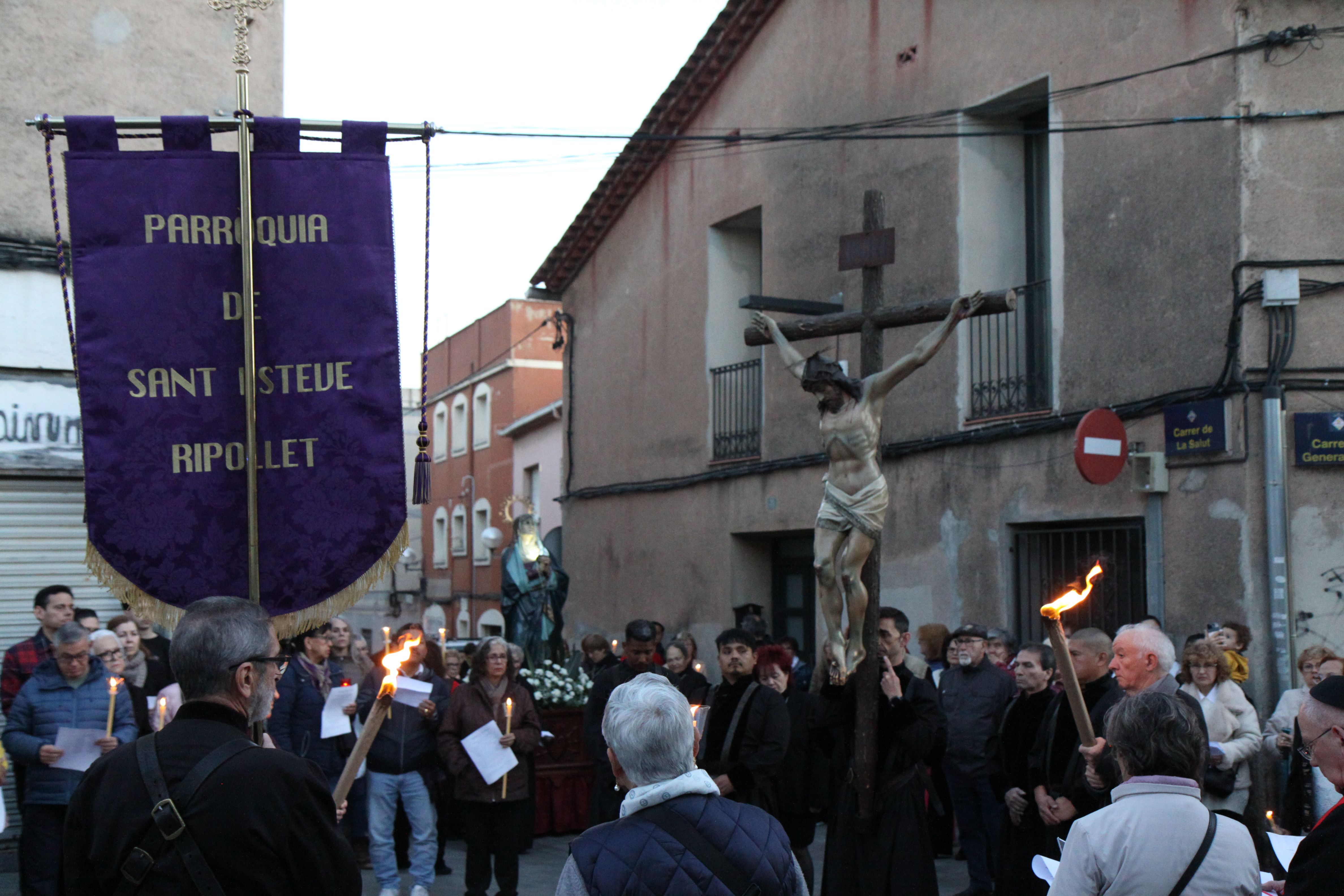 Imatges del Via Crucis de Divendres Sant. Foto: Laia Jubany