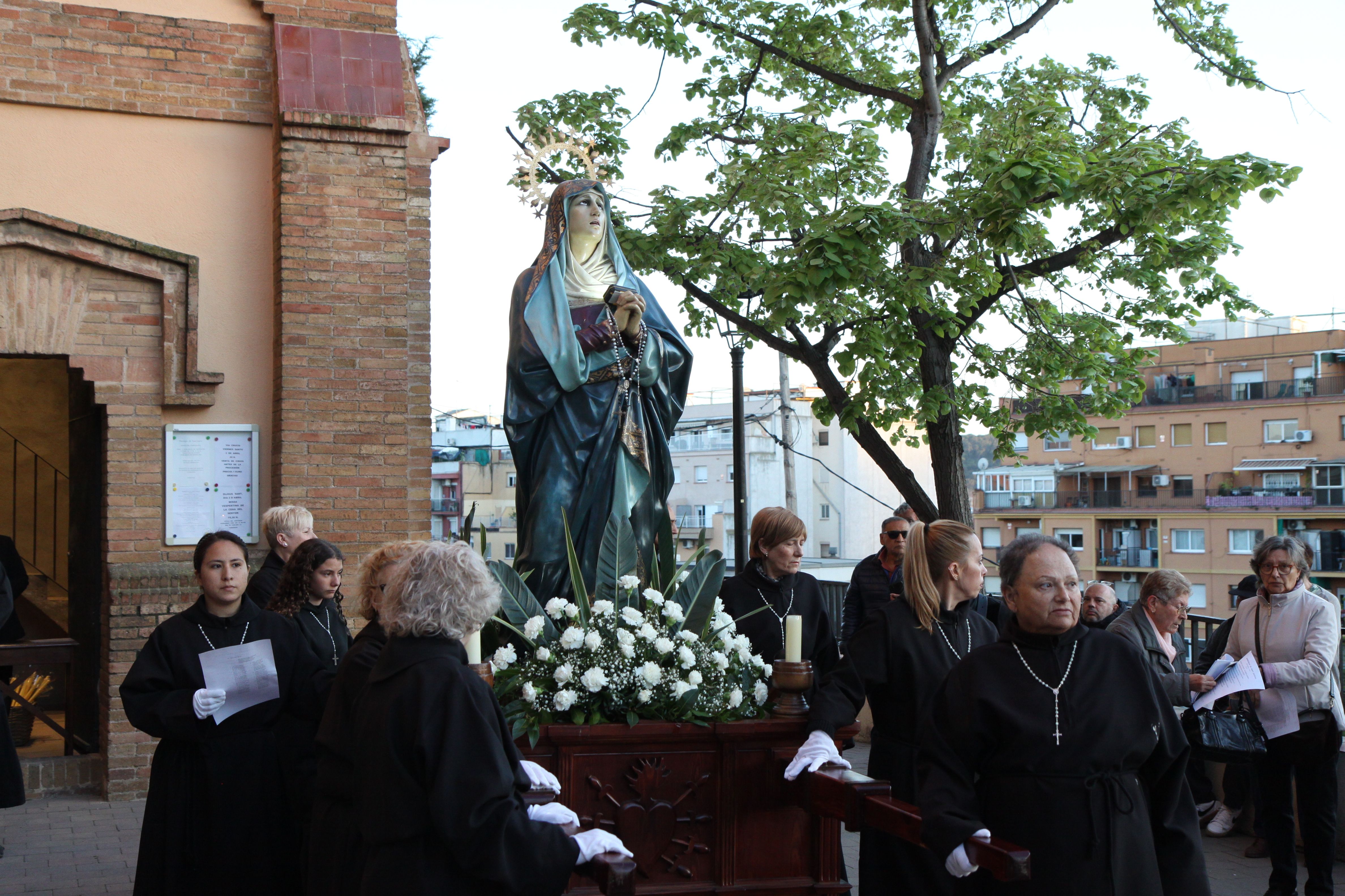 Imatges del Via Crucis de Divendres Sant. Foto: Laia Jubany