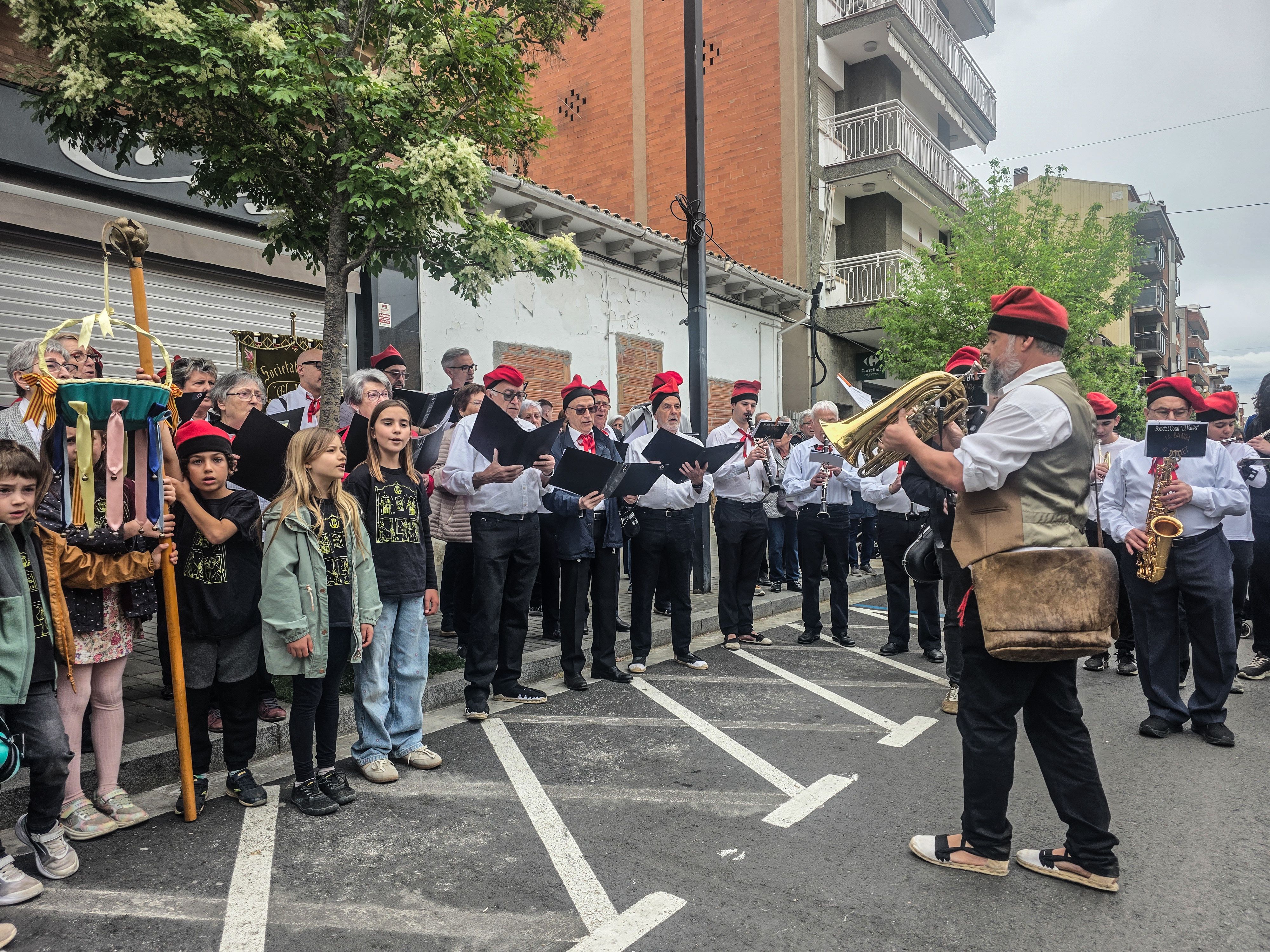 Les caramelles tornen a omplir els carrers de Ripollet. FOTO: Marc Mata