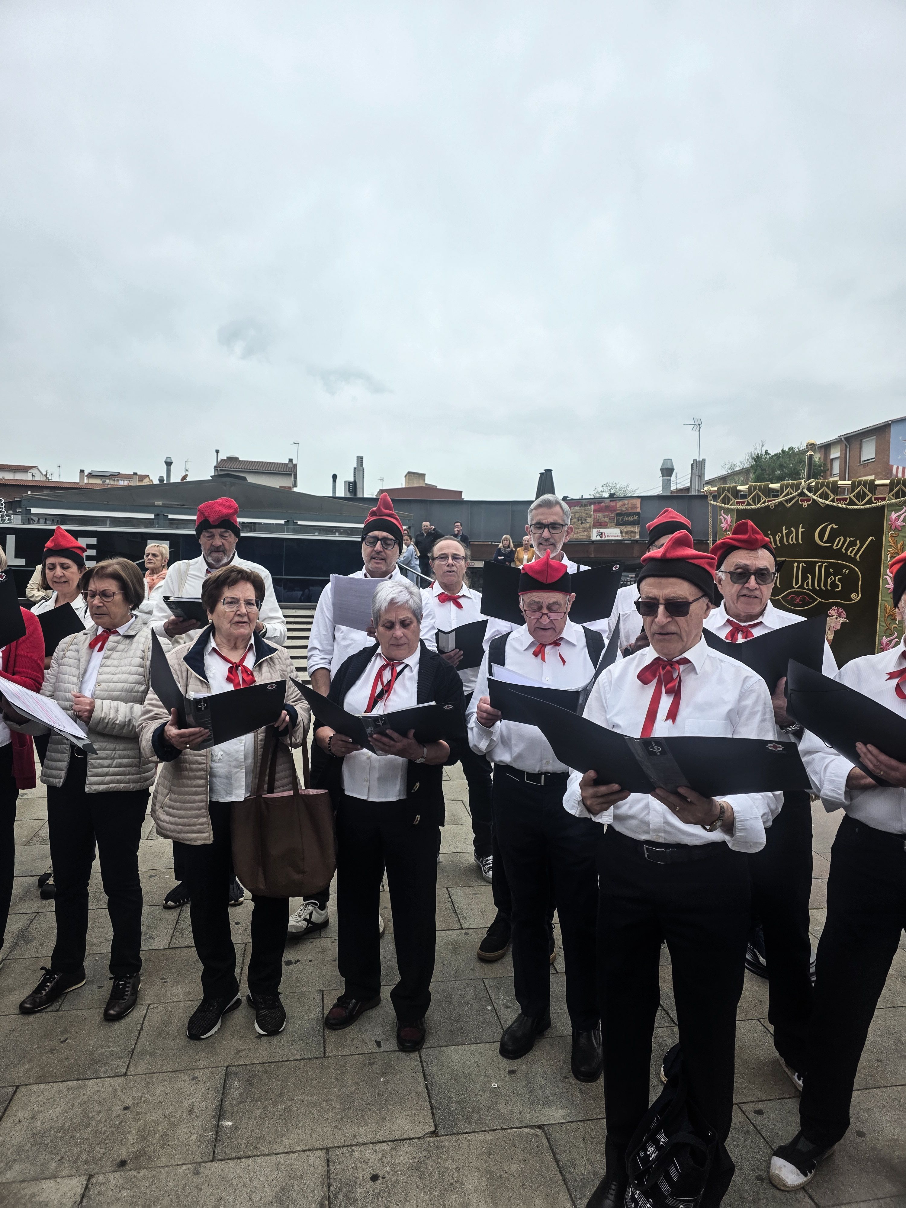 Les caramelles tornen a omplir els carrers de Ripollet. FOTO: Marc Mata