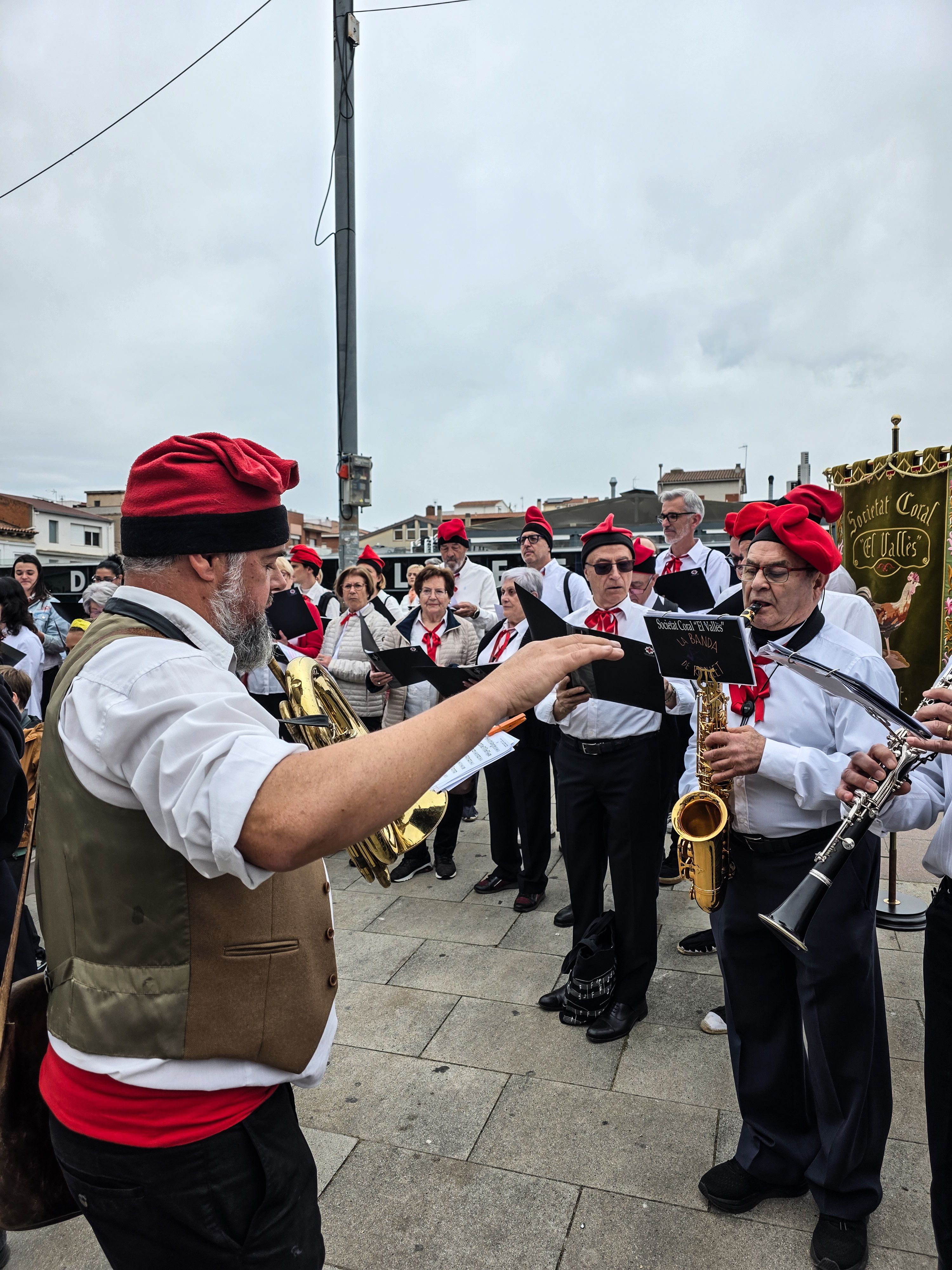 Les caramelles tornen a omplir els carrers de Ripollet. FOTO: Marc Mata
