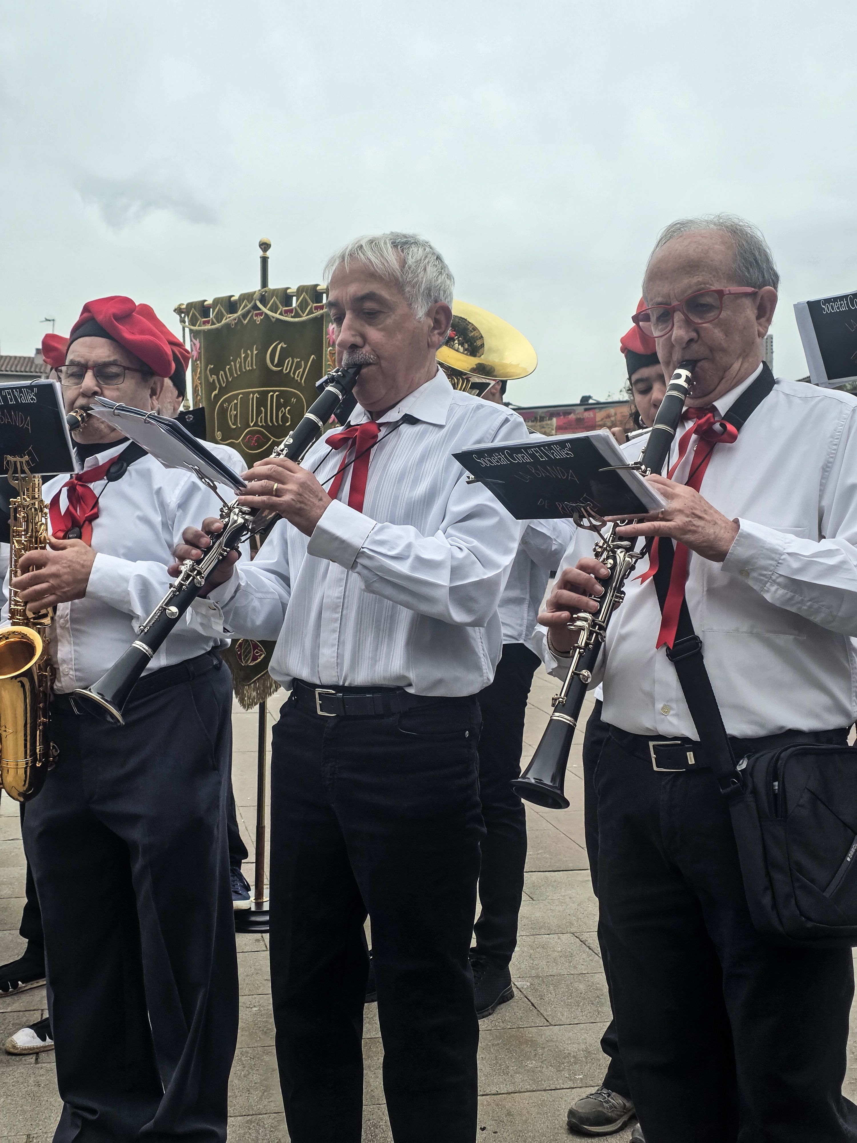 Les caramelles tornen a omplir els carrers de Ripollet. FOTO: Marc Mata