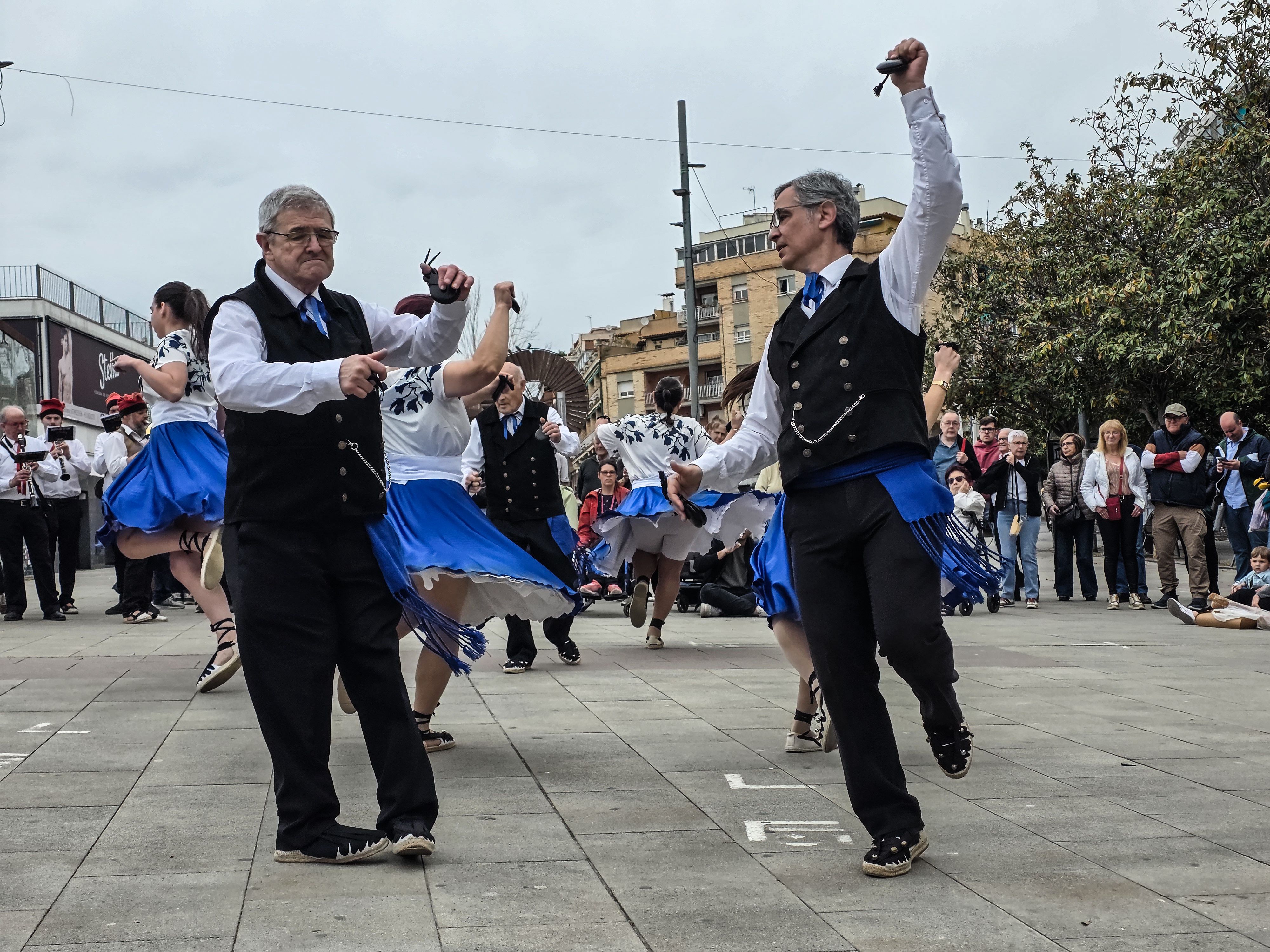 Les caramelles tornen a omplir els carrers de Ripollet. FOTO: Marc Mata