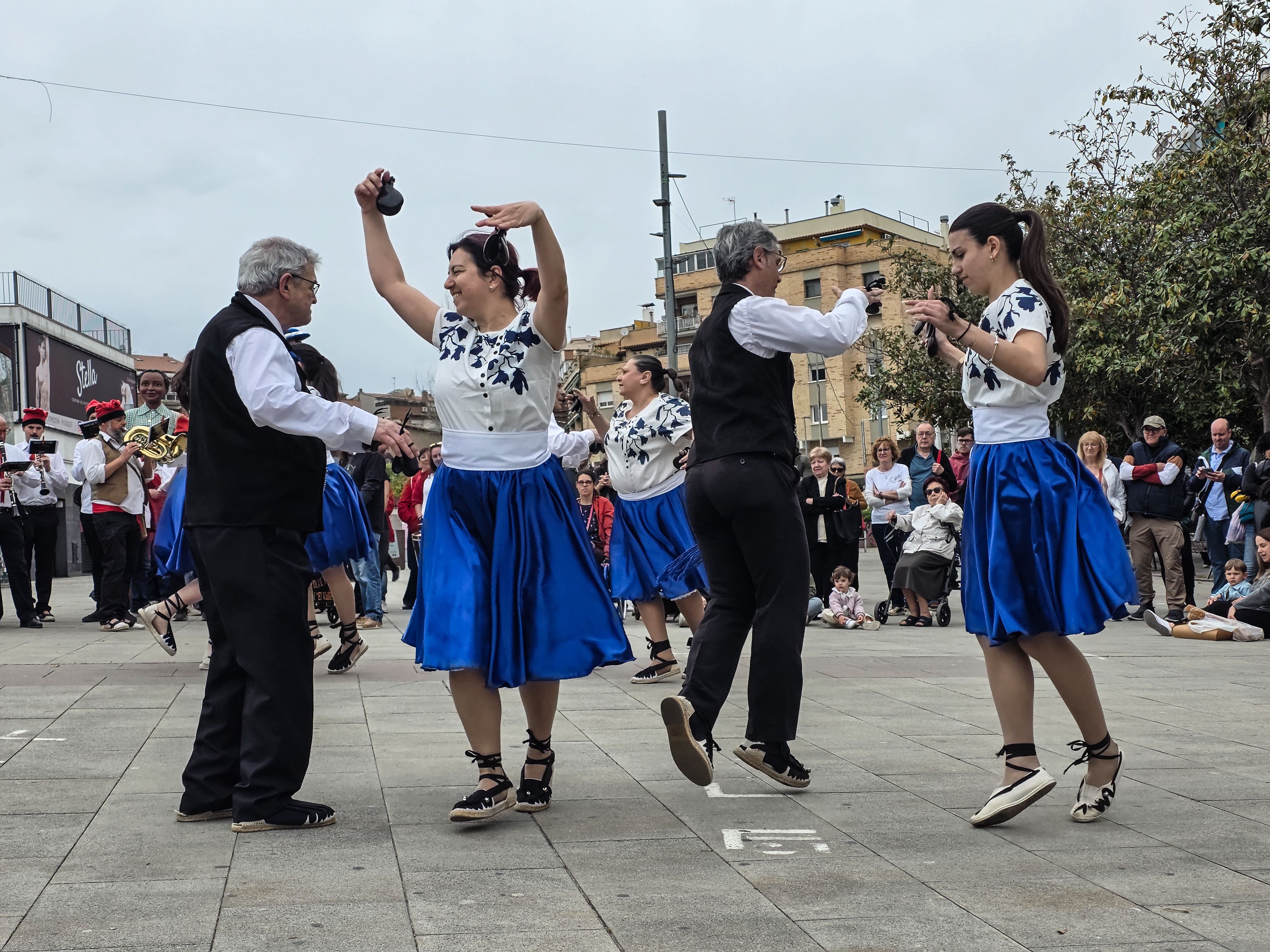 Les caramelles tornen a omplir els carrers de Ripollet. FOTO: Marc Mata