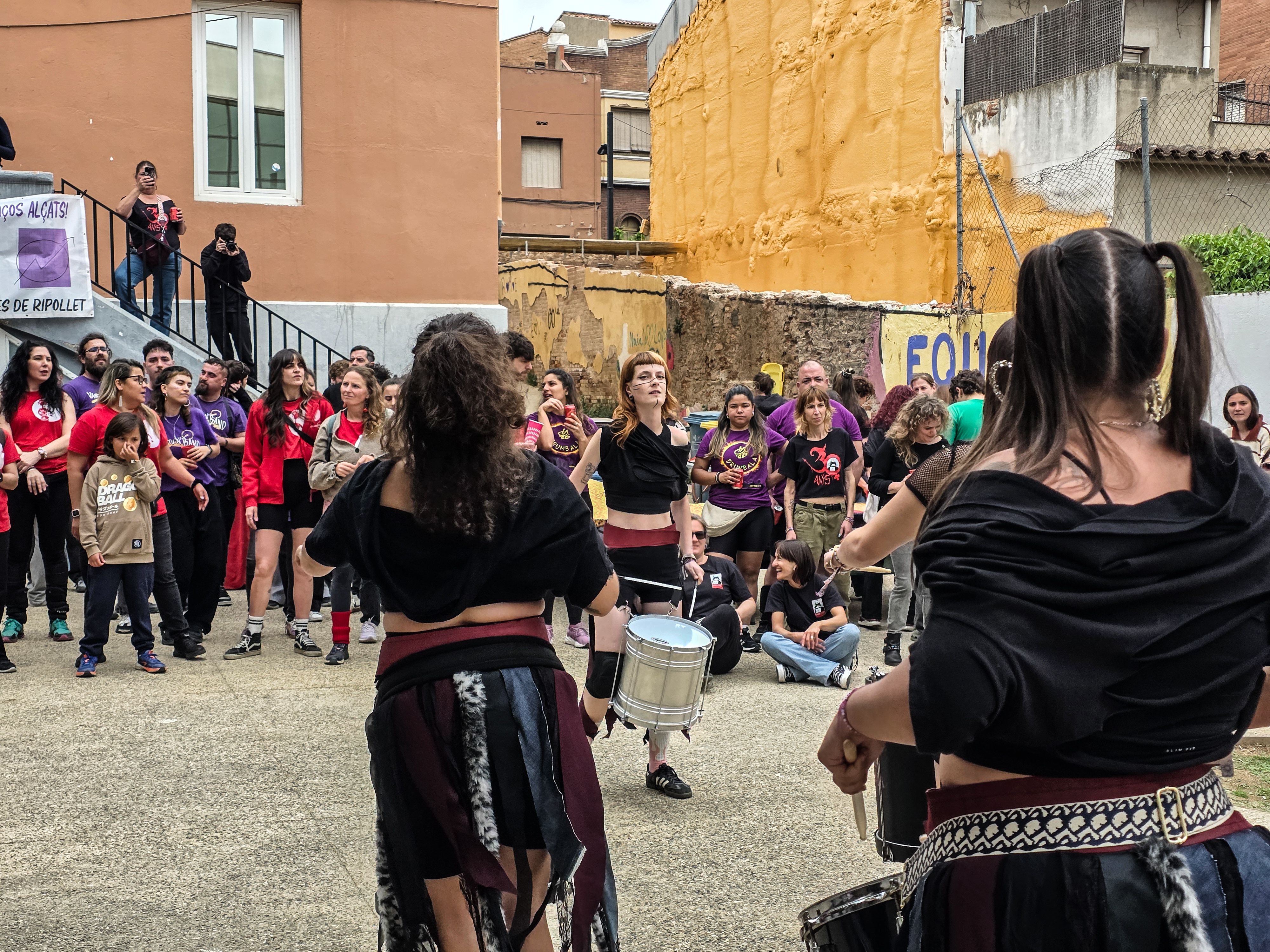 La Flama, colla tabalera no mixta de Bruixes. FOTO: Marc Mata