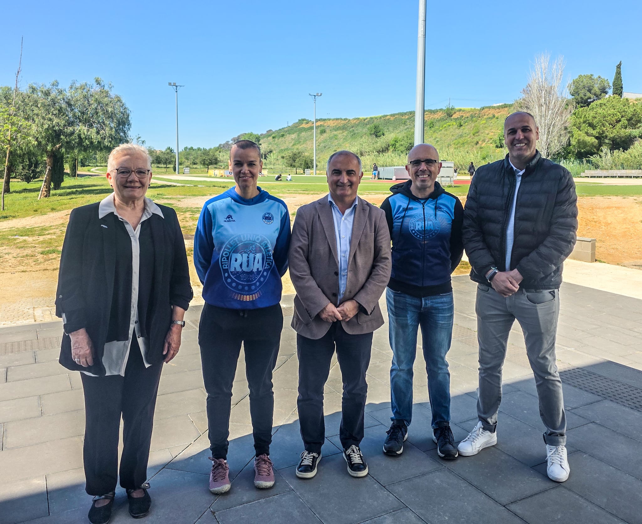 Mercè Rosich (presidenta FCA), Nevi Guardiola (presidenta RUA), Rafa Ruiz (RUA), Luis Tirado (alcalde) i Manel Martínez (regidor Esports) FOTO Marc Mata 