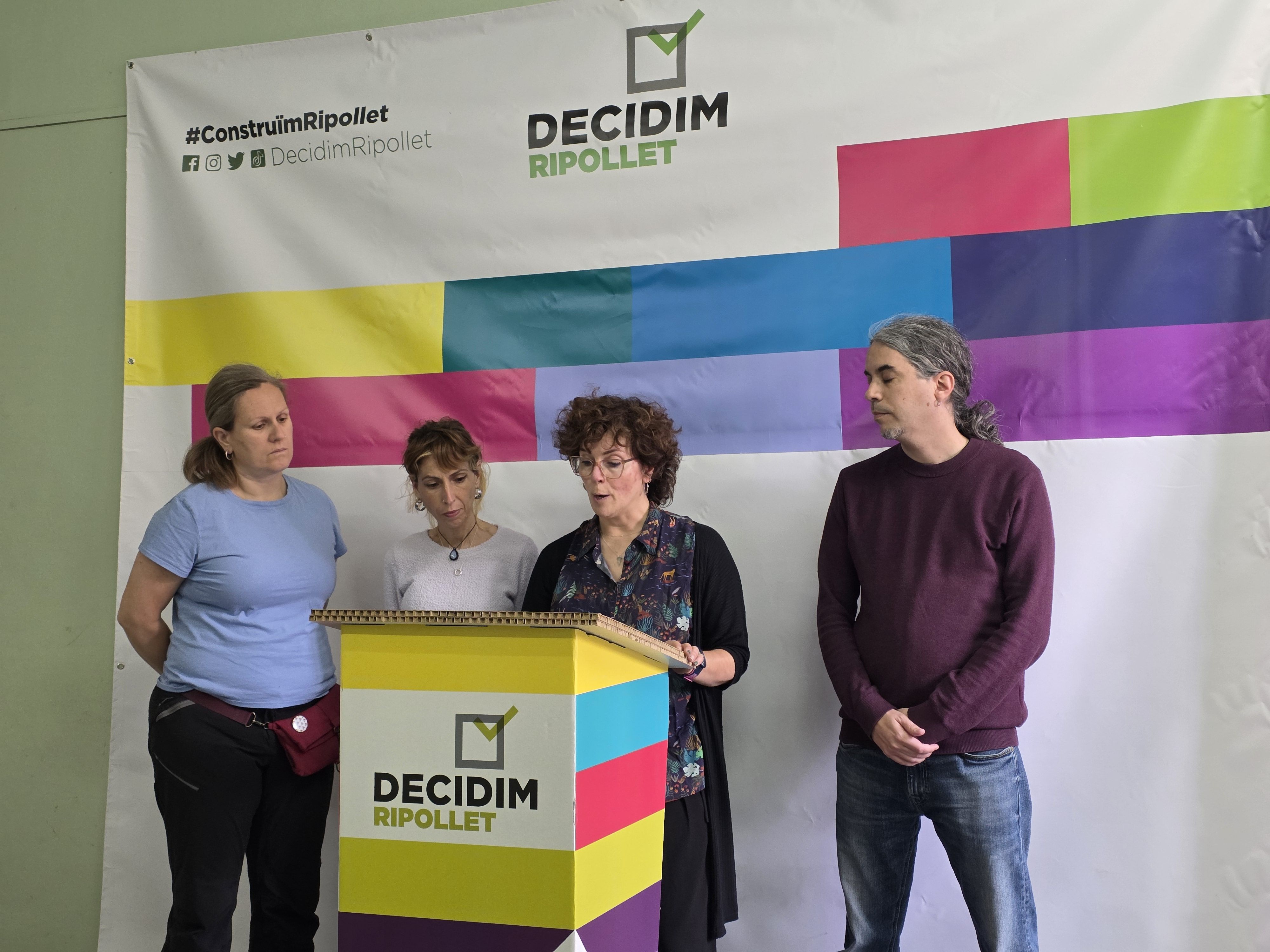 Silvia Solé, Núria Chaves, Txell Caler i Jose Maria Osuna a la roda de premsa. FOTO: Marc Mata 