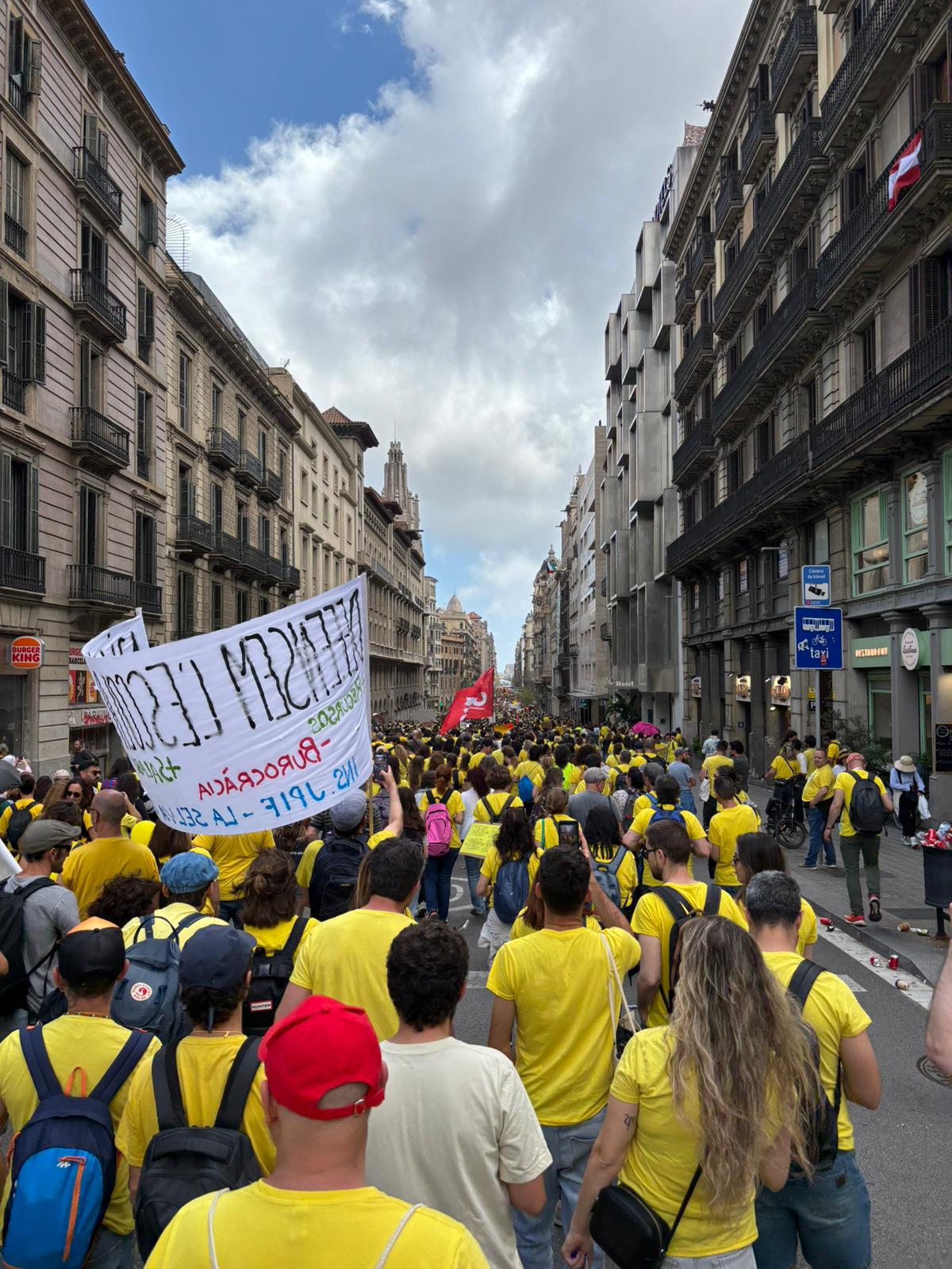 Els docents es manifesten a Barcelona en el primer dia de la nova jornada de vaga. FOTO: Cedida per Marc Rodrigo