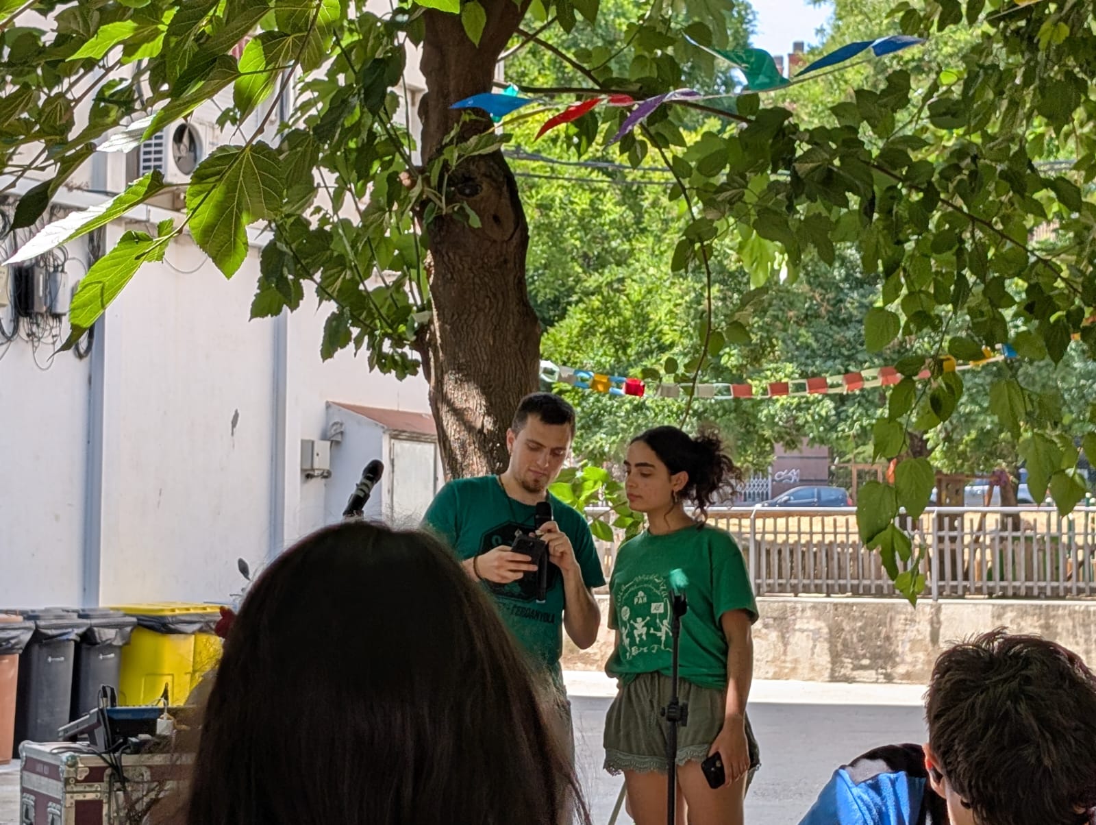 Lectura del manifest de la PAH i l'Escola Popular Rizal. Foto: Cedida