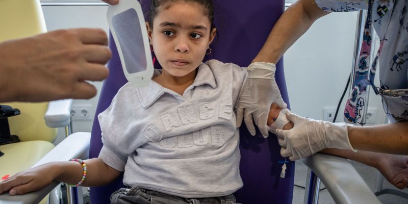 El fotògraf Sergi Cámara retrata els infants de Gaza atesos als hospitals catalans.FOTO: Sergi Cámara