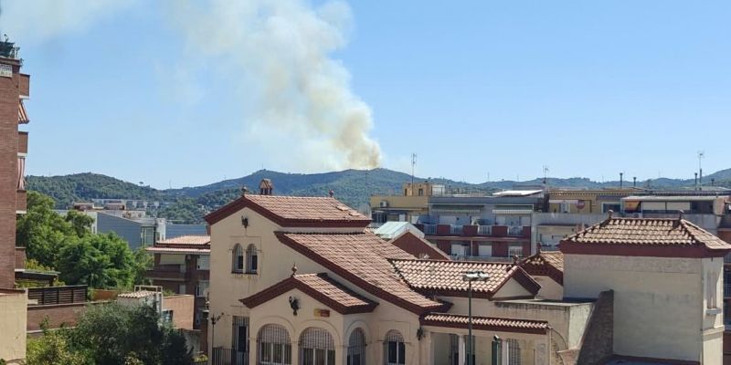 Incendi Collserola vist des de Ripollet. FOTO Cedida 