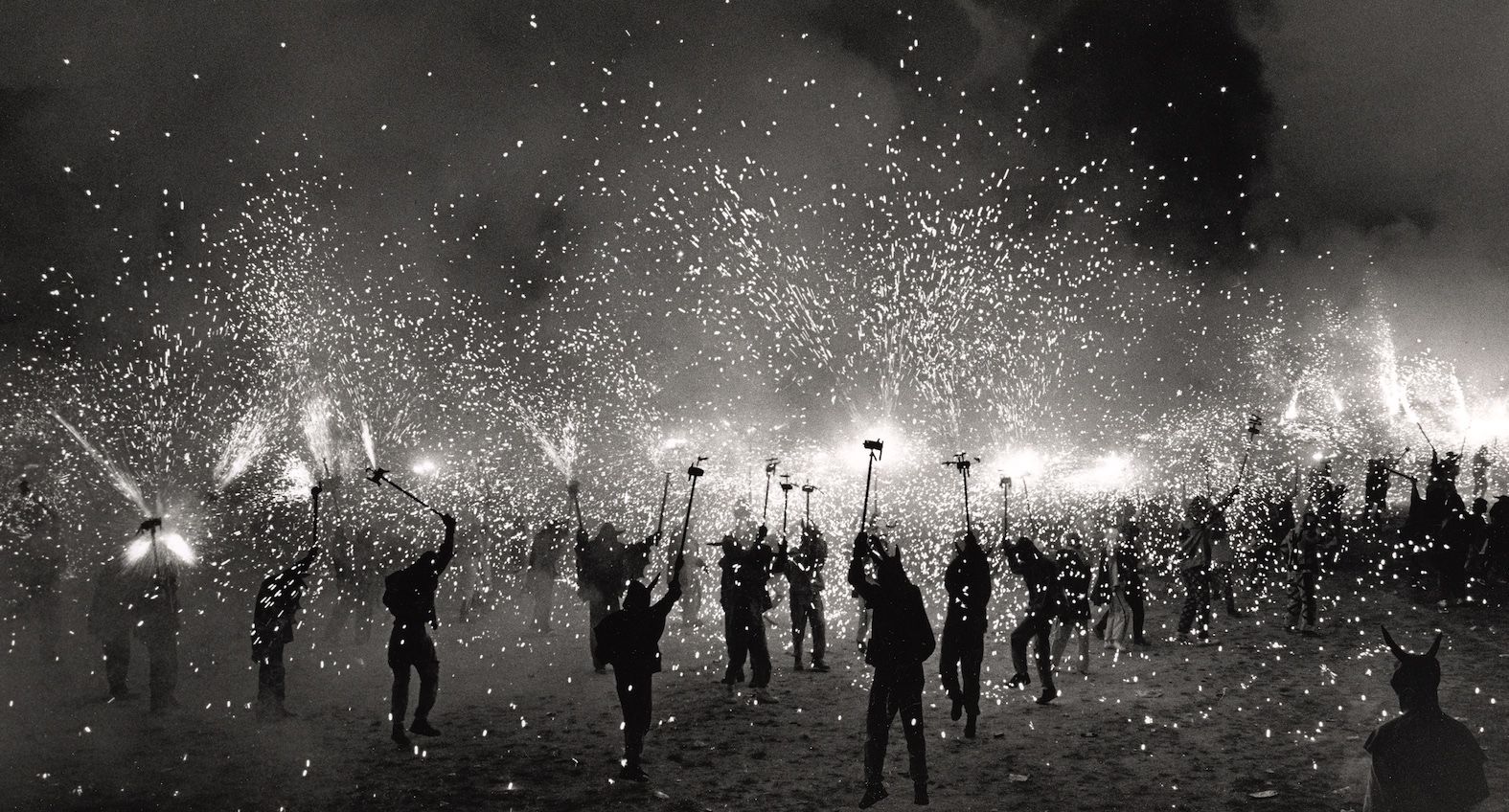 Imatge del 20è aniversari de Diables de Ripollet, any 2005. FOTO: Jaume Badia (Cedida al TOT pel calendari 2026)
