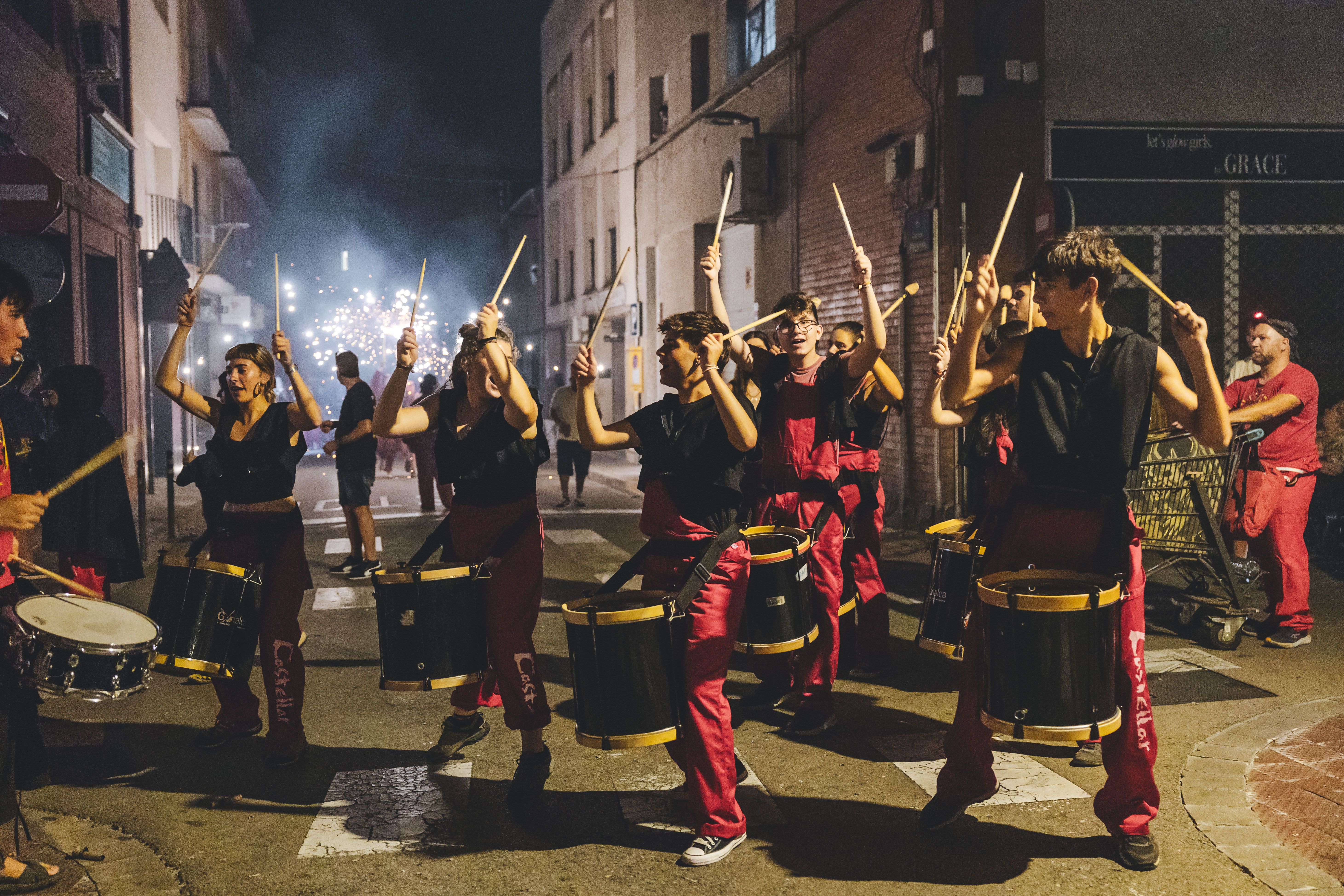Correfoc i versots dels Diables de Ripollet. FOTO Arnau Padilla (23)