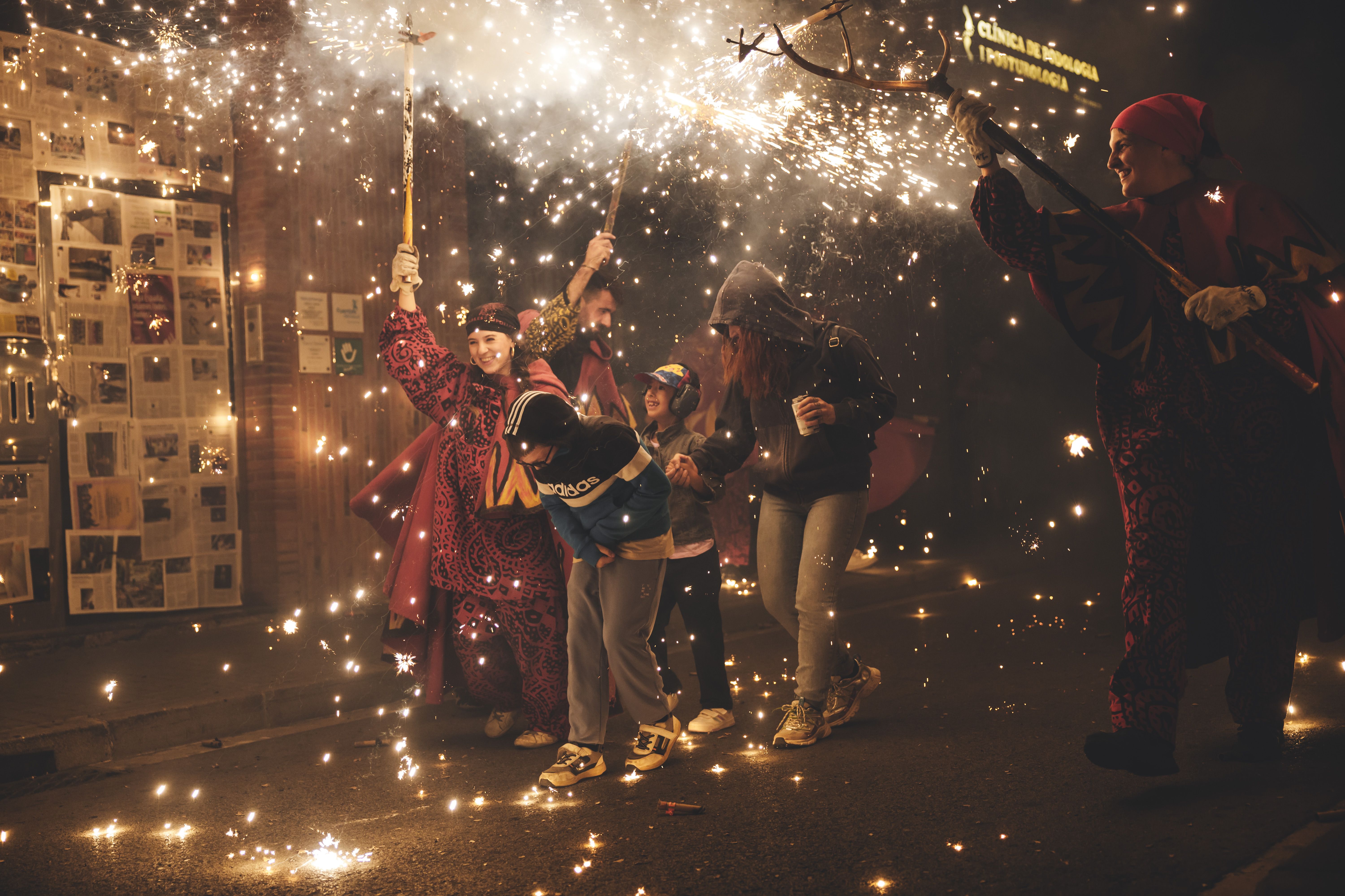 Correfoc i versots dels Diables de Ripollet. FOTO Arnau Padilla (31)