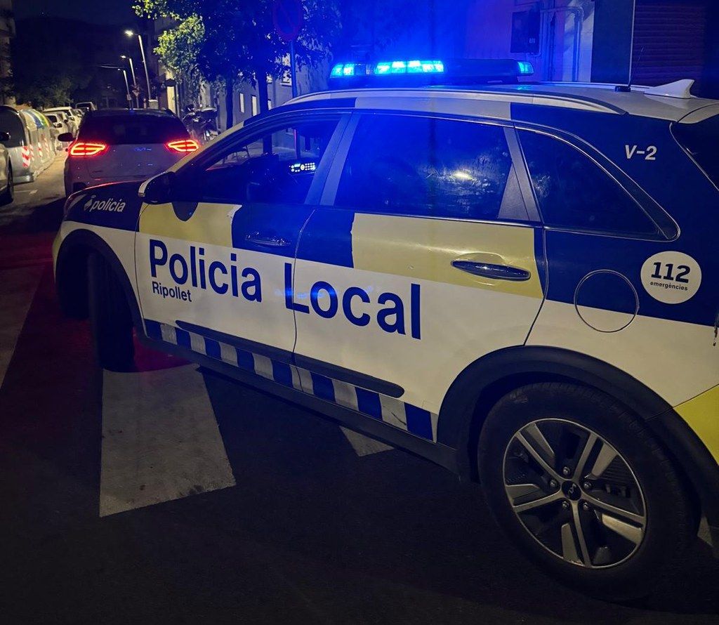Un cotxe de la Policia Local en un operatiu. FOTO Ajuntament de Ripollet