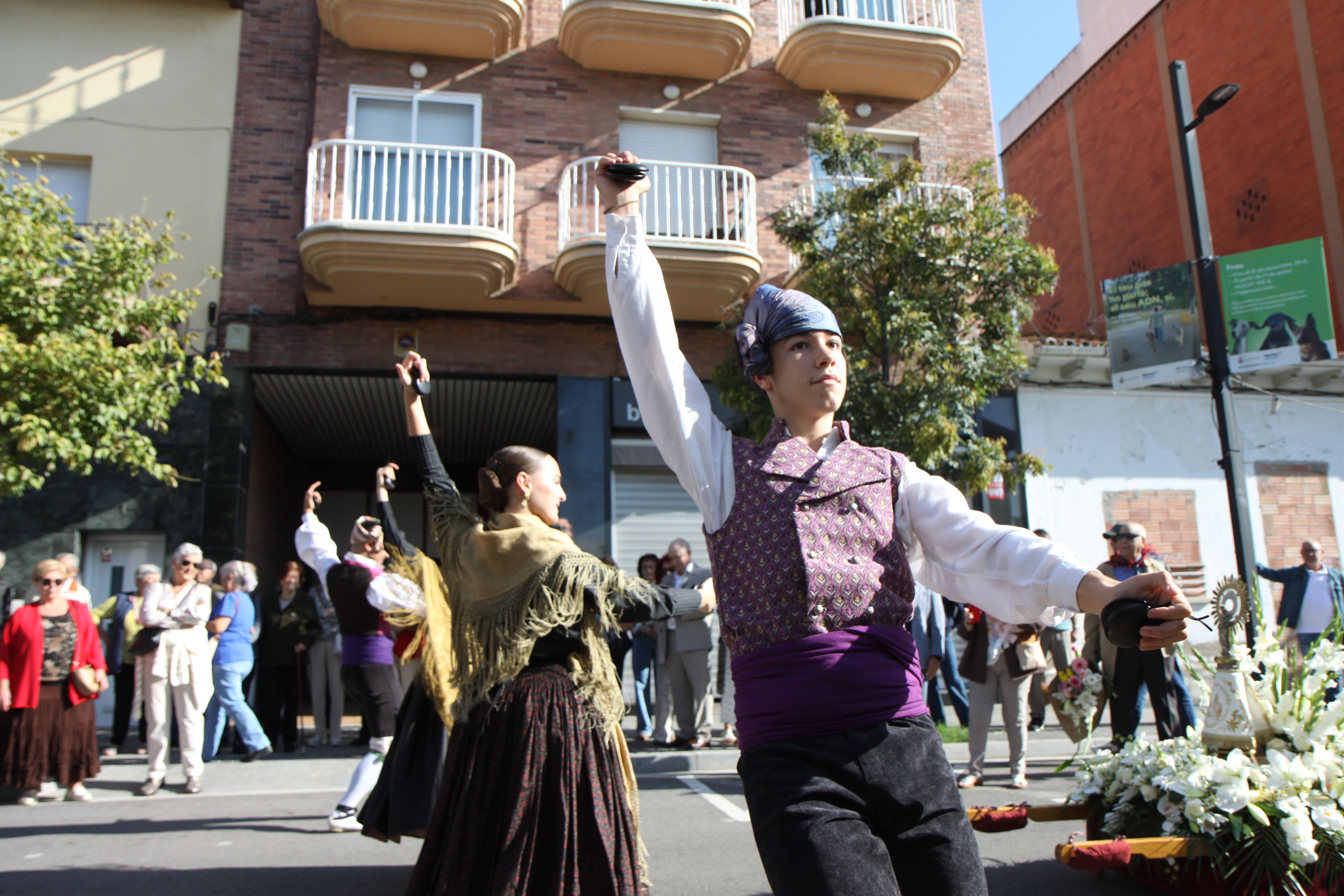 Ballada de jotes a la rambla de Sant Esteve. Foto: Laia Jubany