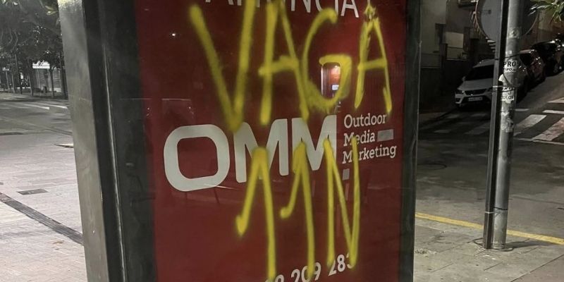 Un cartell publicitari vandalitzat. FOTO: Ajuntament de Ripollet