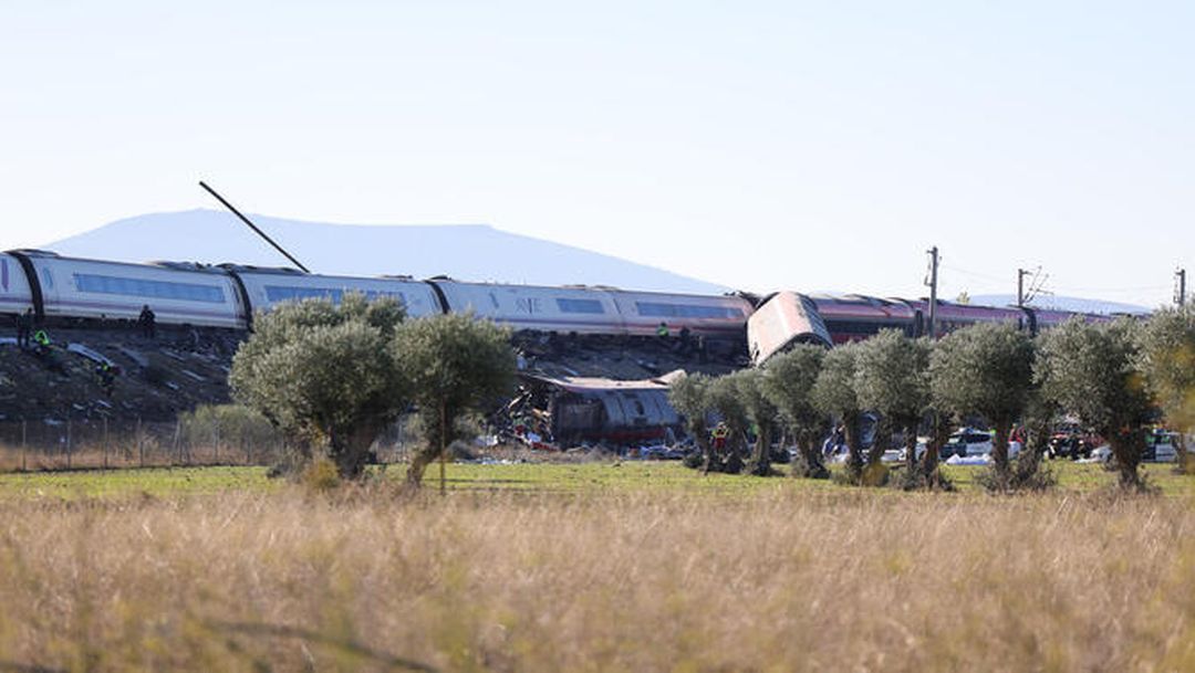 Imatge de l'AVE accidentat entre Urda i Los Yébenes. FOTO: Agència EFE